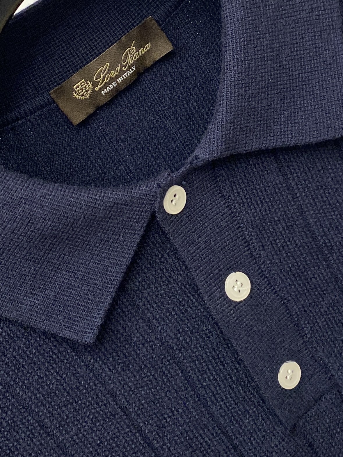 Loro piana、2026新品羊毛衣 具有手感细腻柔软，可直接与肌肤接触，让暖心的纱线变化出细腻的质感，顶级工艺极具