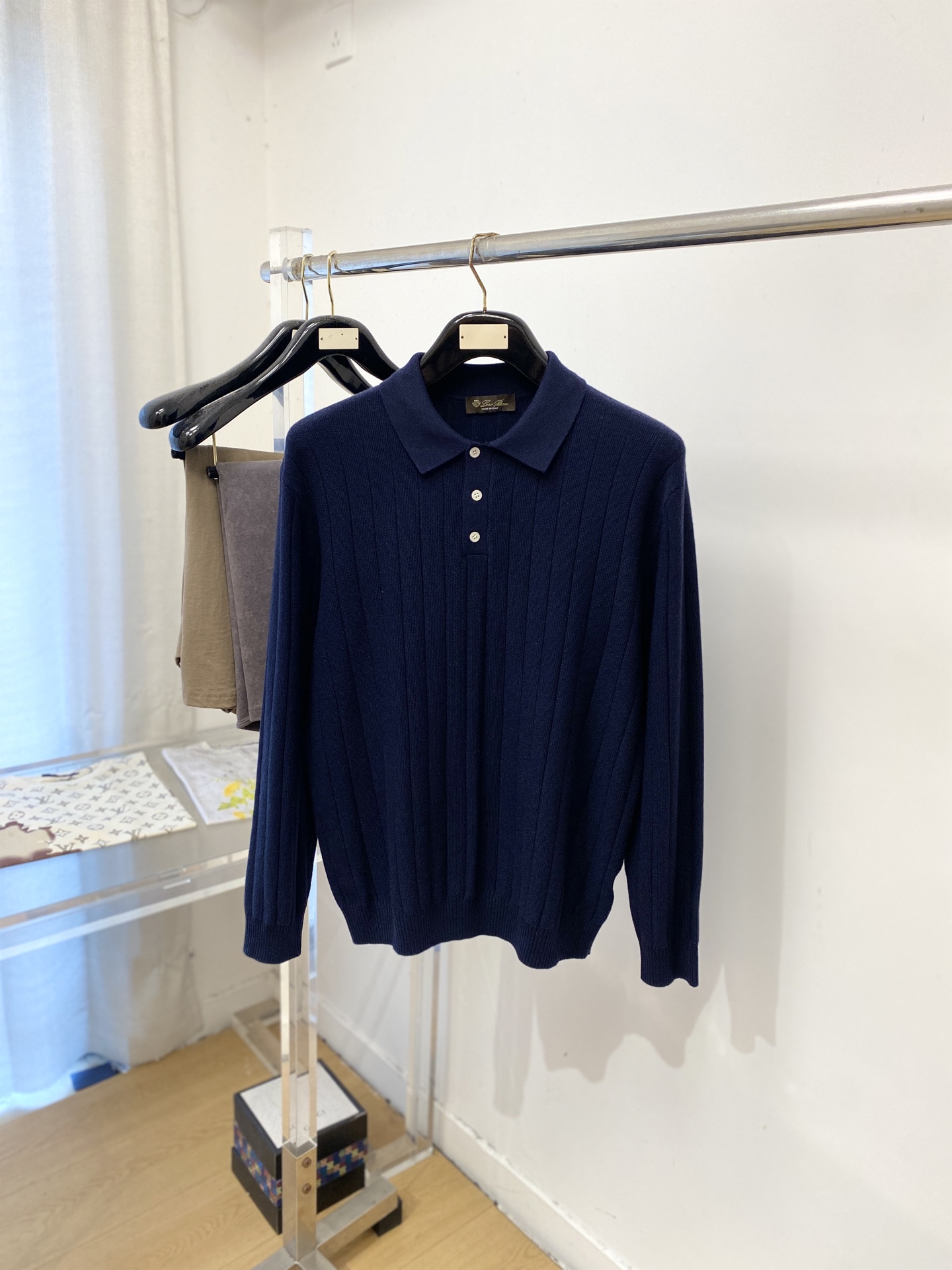 Loro piana、2026新品羊毛衣 具有手感细腻柔软，可直接与肌肤接触，让暖心的纱线变化出细腻的质感，顶级工艺极具