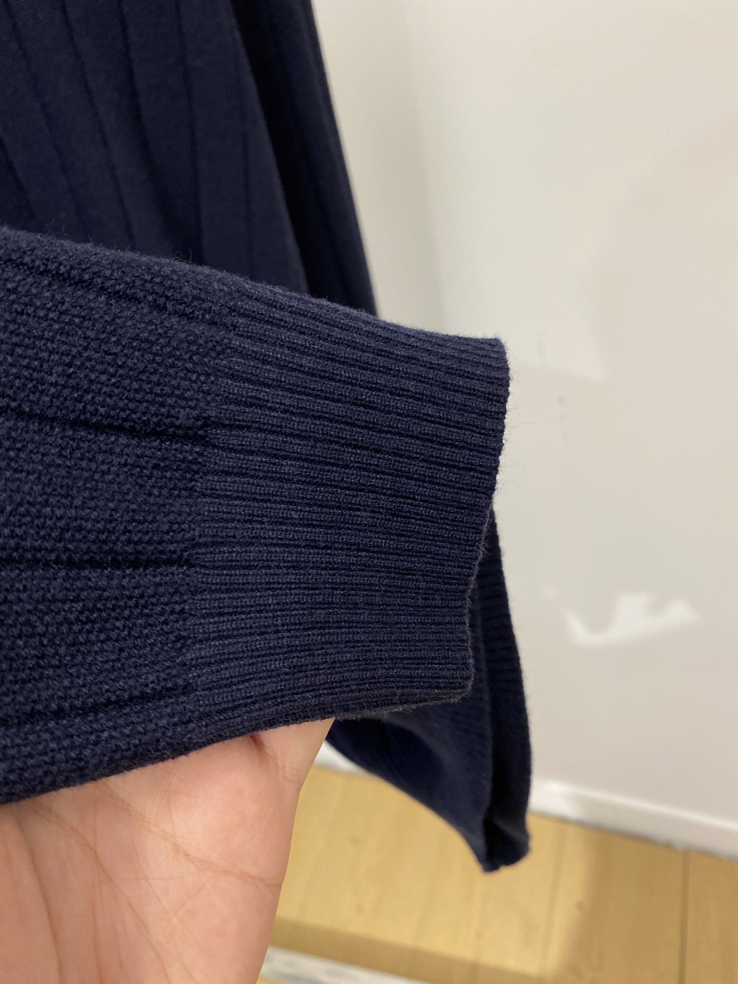 Loro piana、2026新品羊毛衣 具有手感细腻柔软，可直接与肌肤接触，让暖心的纱线变化出细腻的质感，顶级工艺极具