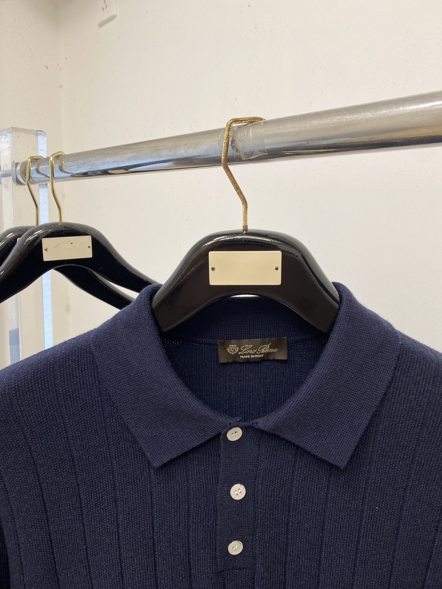 Loro piana、2026新品羊毛衣 具有手感细腻柔软，可直接与肌肤接触，让暖心的纱线变化出细腻的质感，顶级工艺极具