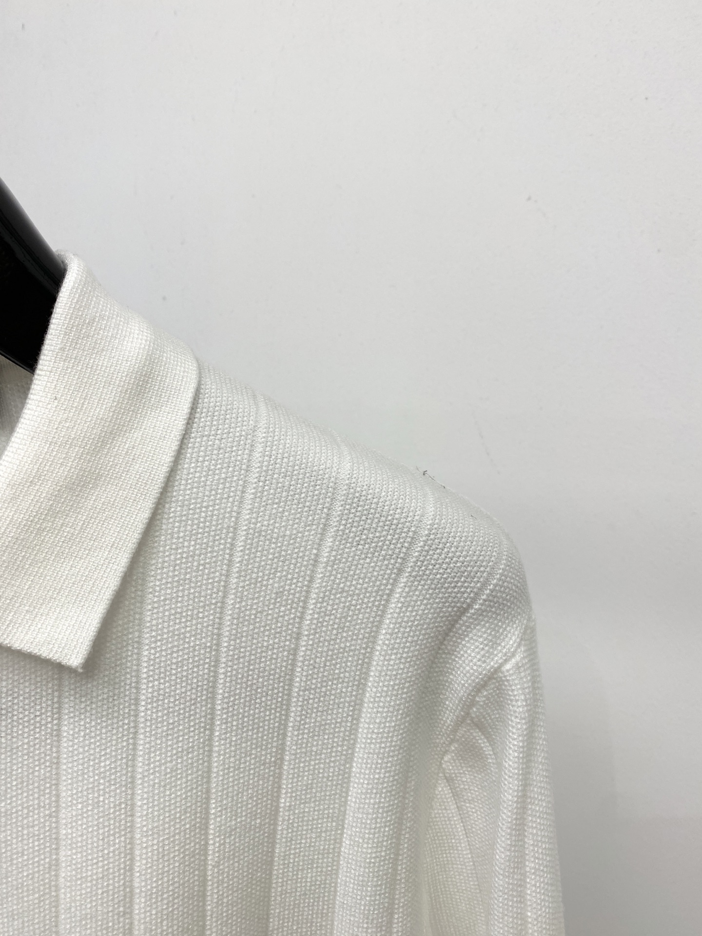 Loro piana、2026新品羊毛衣 具有手感细腻柔软，可直接与肌肤接触，让暖心的纱线变化出细腻的质感，顶级工艺极具