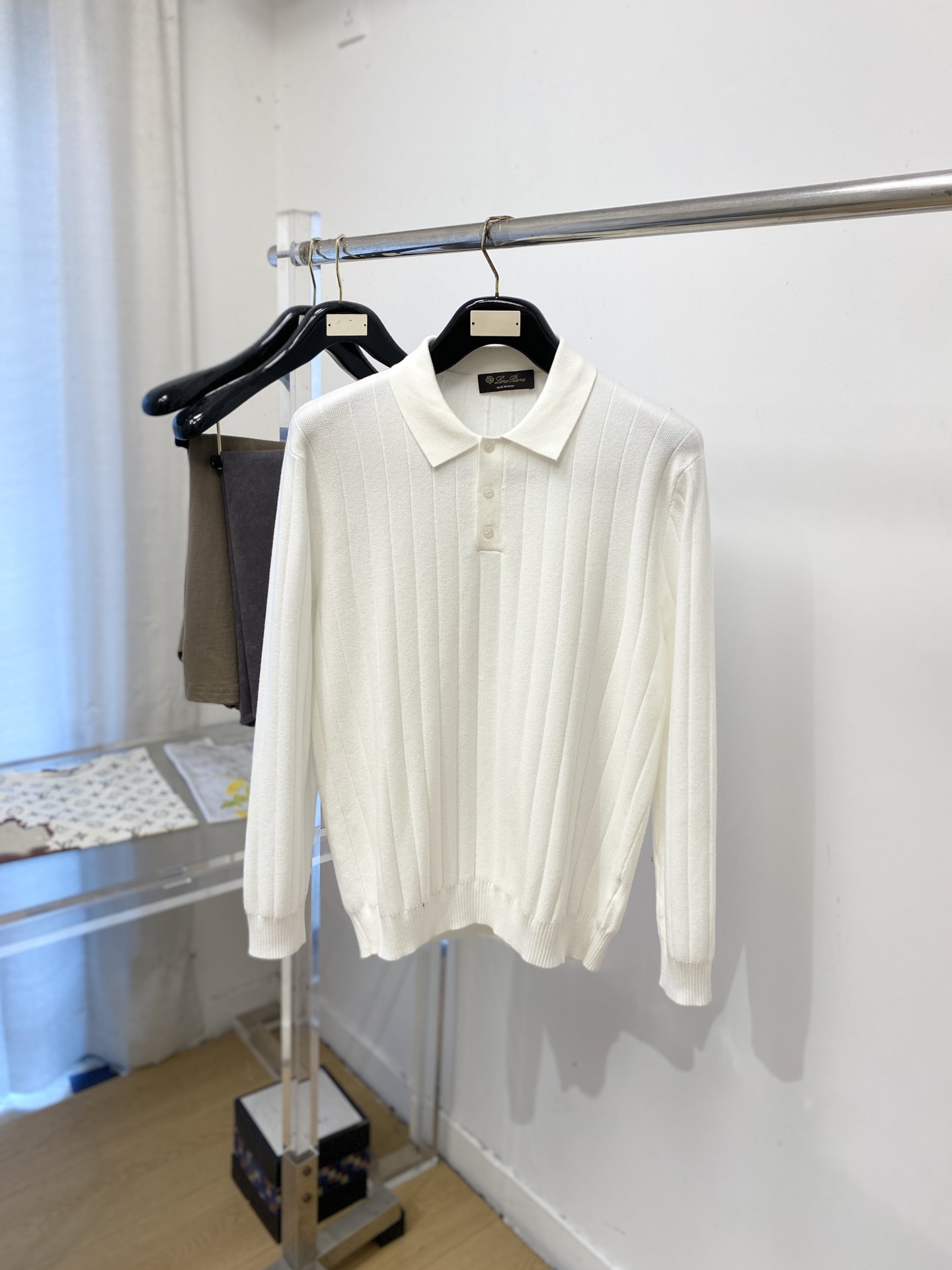 Loro piana、2026新品羊毛衣 具有手感细腻柔软，可直接与肌肤接触，让暖心的纱线变化出细腻的质感，顶级工艺极具