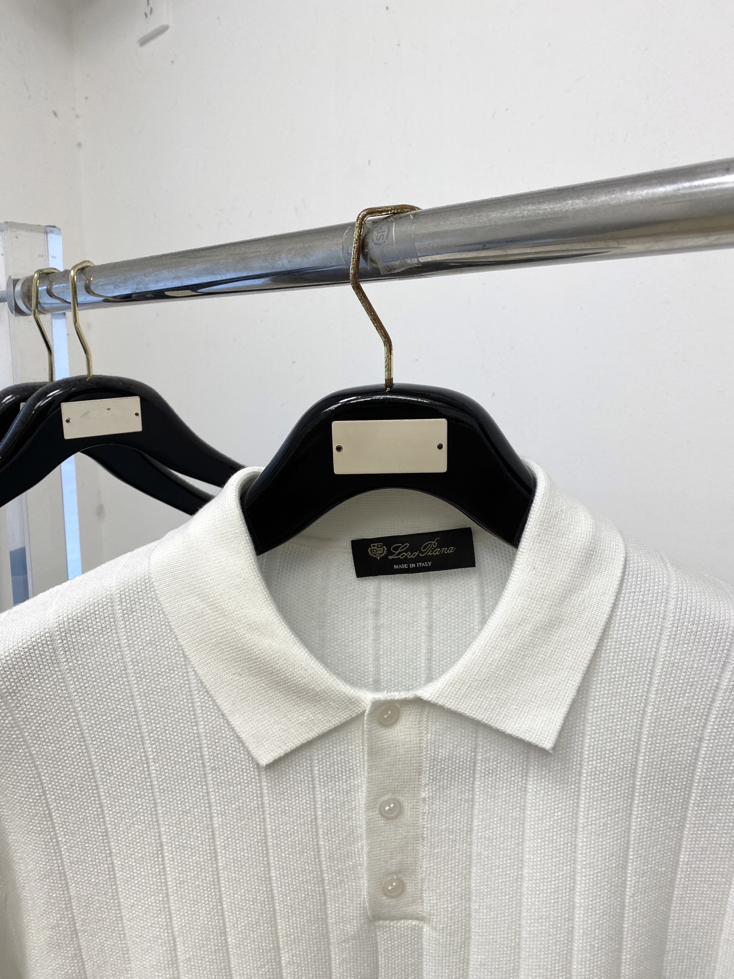Loro piana、2026新品羊毛衣 具有手感细腻柔软，可直接与肌肤接触，让暖心的纱线变化出细腻的质感，顶级工艺极具