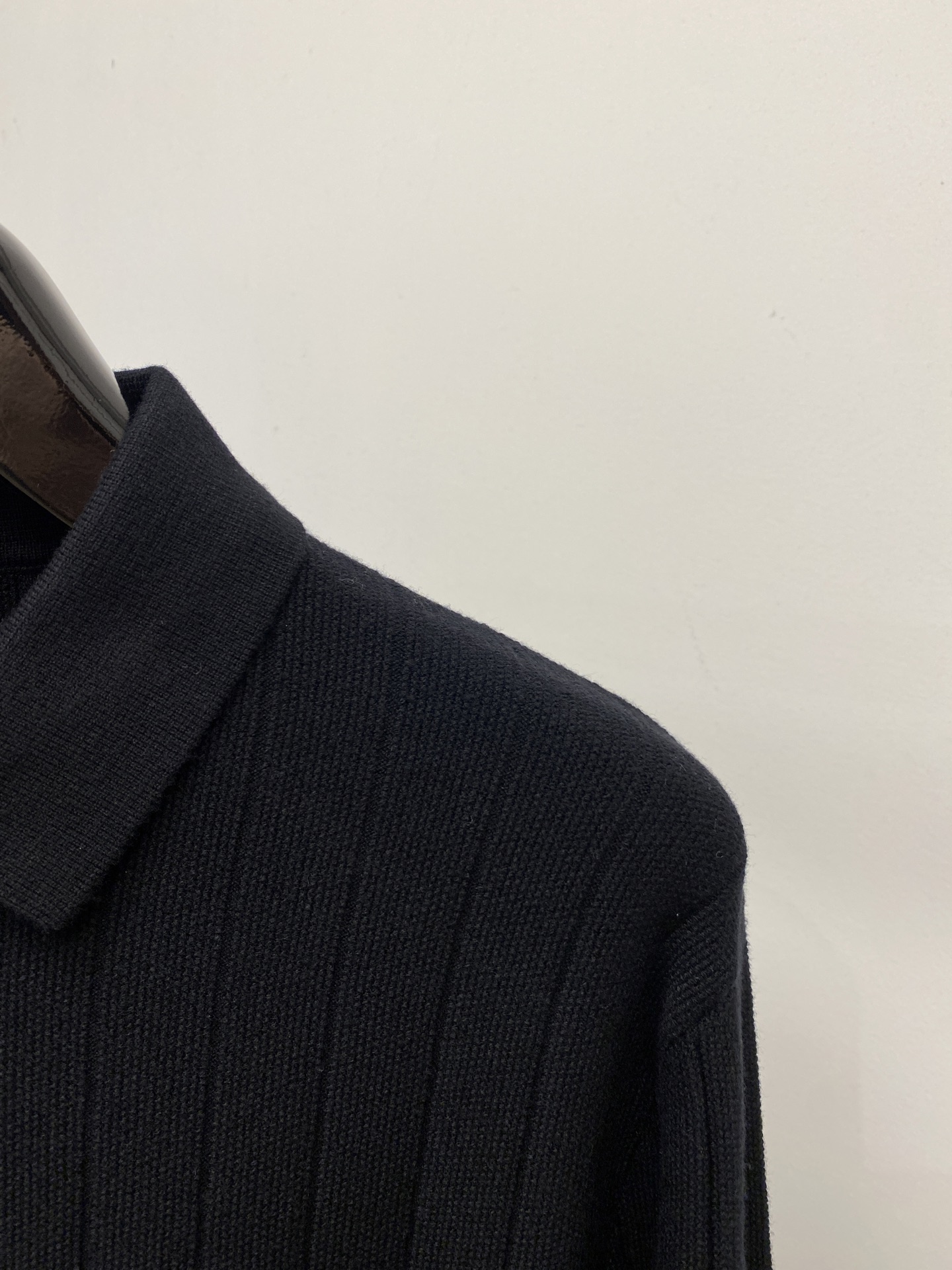 Loro piana、2026新品羊毛衣 具有手感细腻柔软，可直接与肌肤接触，让暖心的纱线变化出细腻的质感，顶级工艺极具