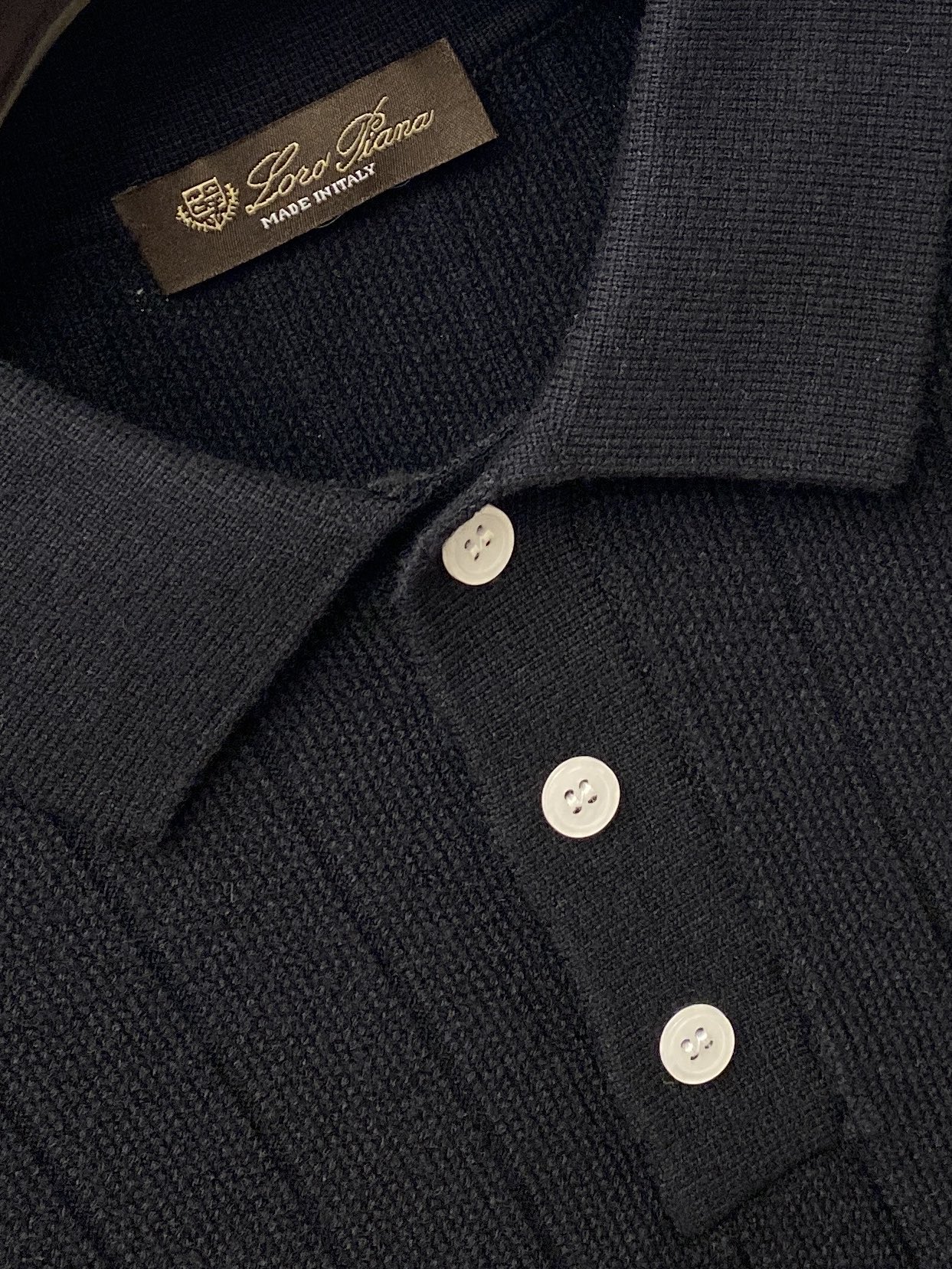 Loro piana、2026新品羊毛衣 具有手感细腻柔软，可直接与肌肤接触，让暖心的纱线变化出细腻的质感，顶级工艺极具