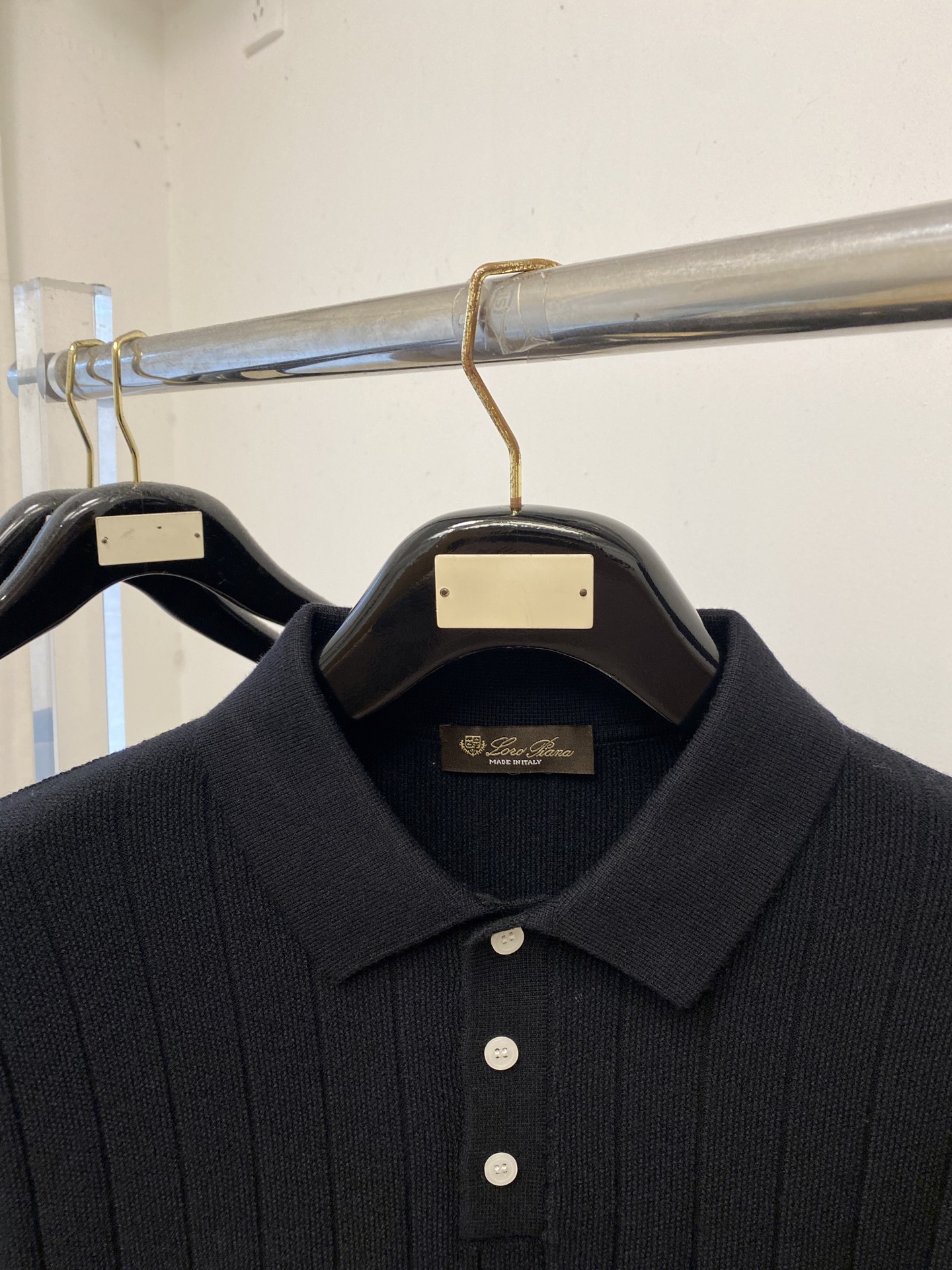 Loro piana、2026新品羊毛衣 具有手感细腻柔软，可直接与肌肤接触，让暖心的纱线变化出细腻的质感，顶级工艺极具
