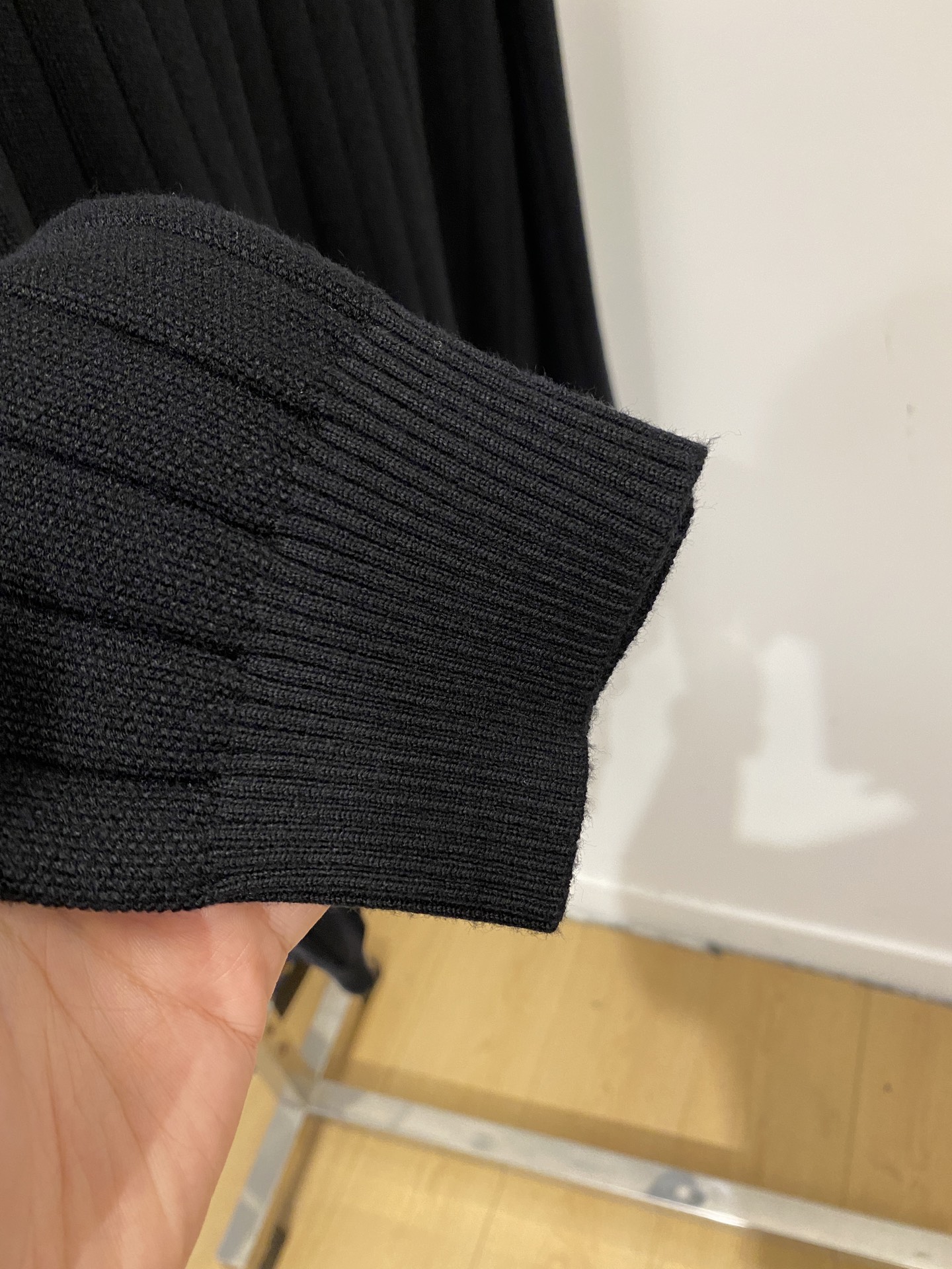 Loro piana、2026新品羊毛衣 具有手感细腻柔软，可直接与肌肤接触，让暖心的纱线变化出细腻的质感，顶级工艺极具
