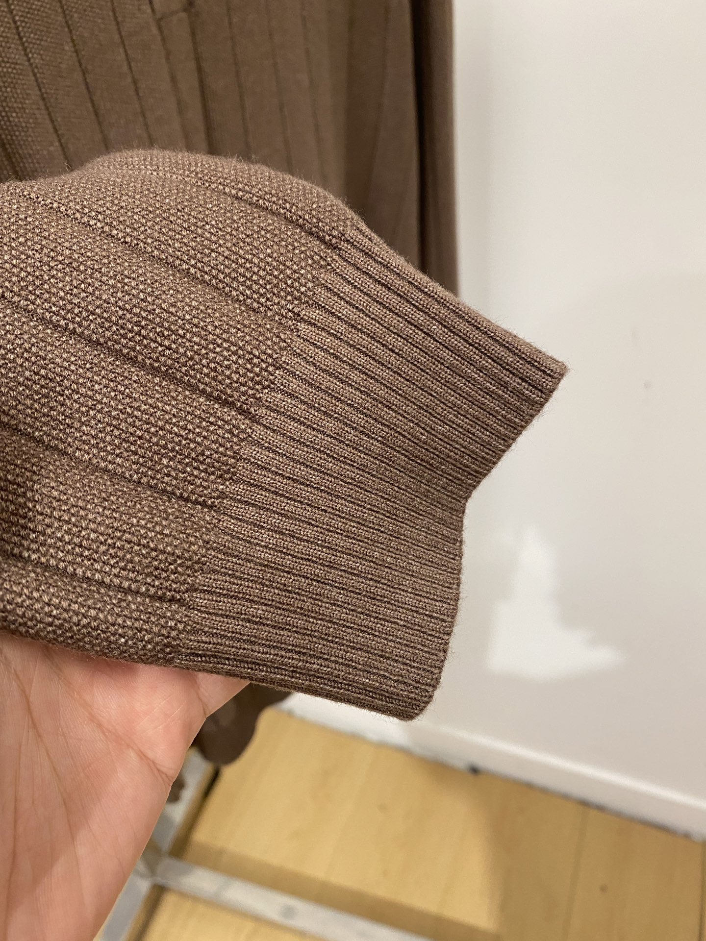 Loro piana、2026新品羊毛衣 具有手感细腻柔软，可直接与肌肤接触，让暖心的纱线变化出细腻的质感，顶级工艺极具