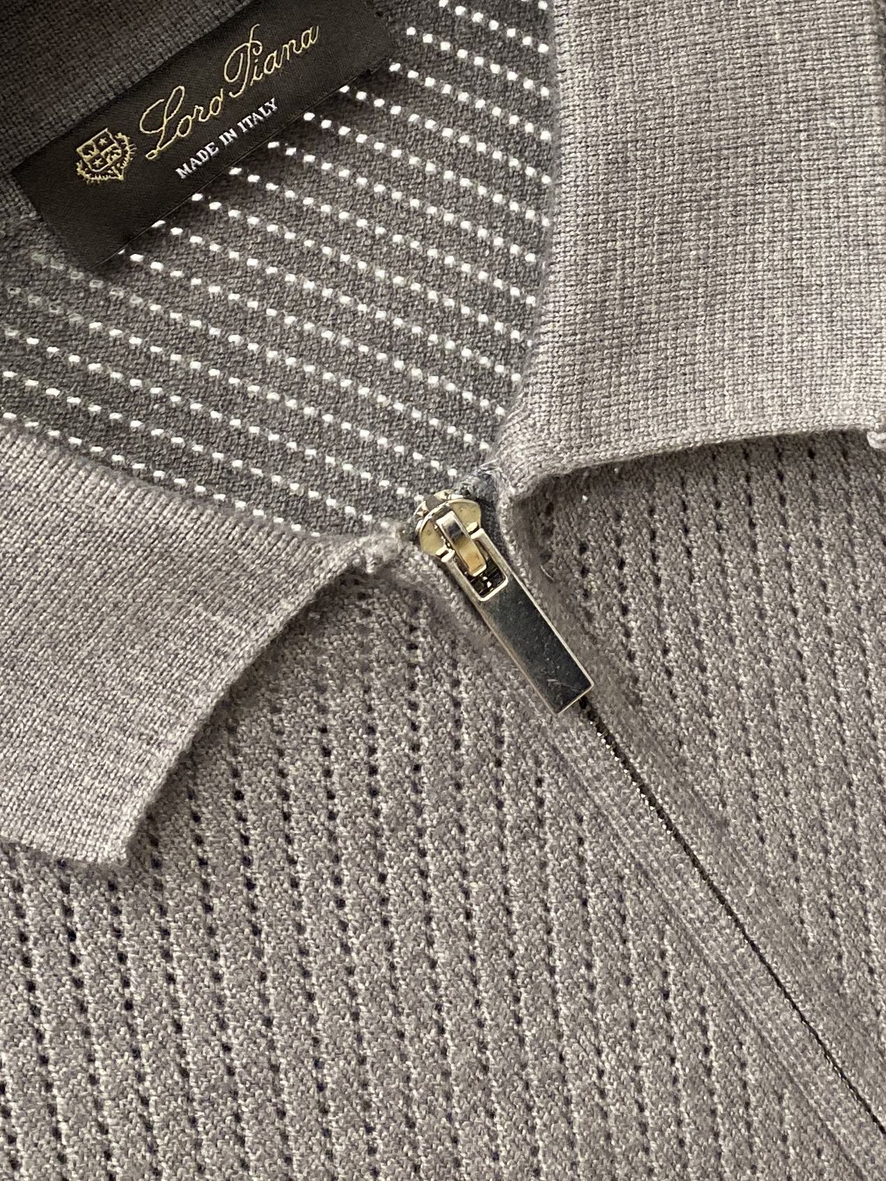 Loro piana、2026新品羊毛衣外套 具有手感细腻柔软，可直接与肌肤接触，让暖心的纱线变化出细腻的质感，顶级工艺