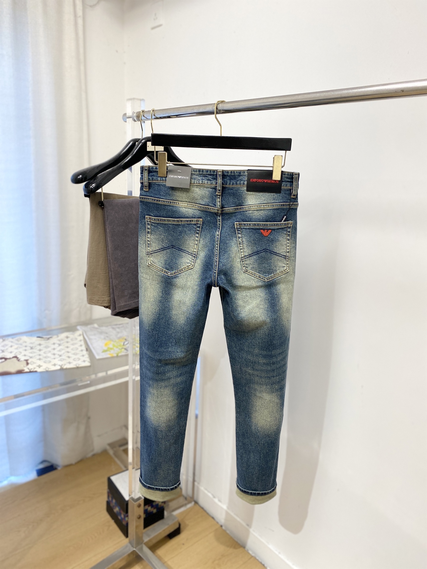 阿玛尼、2026最新品，专柜同步有售，原单狠货，水洗休闲牛仔裤，进口原版水洗弹力面料，舒适有弹性，原版五金辅料装饰log