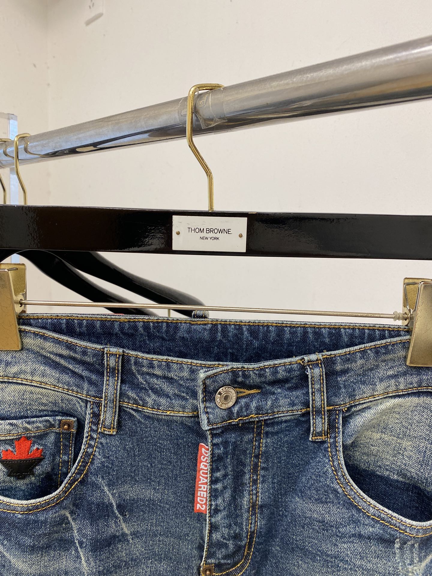 DSQUARED2、2026最新品，专柜同步有售，原单狠货，水洗休闲牛仔裤，进口原版水洗弹力面料，舒适有弹性，原版五金辅