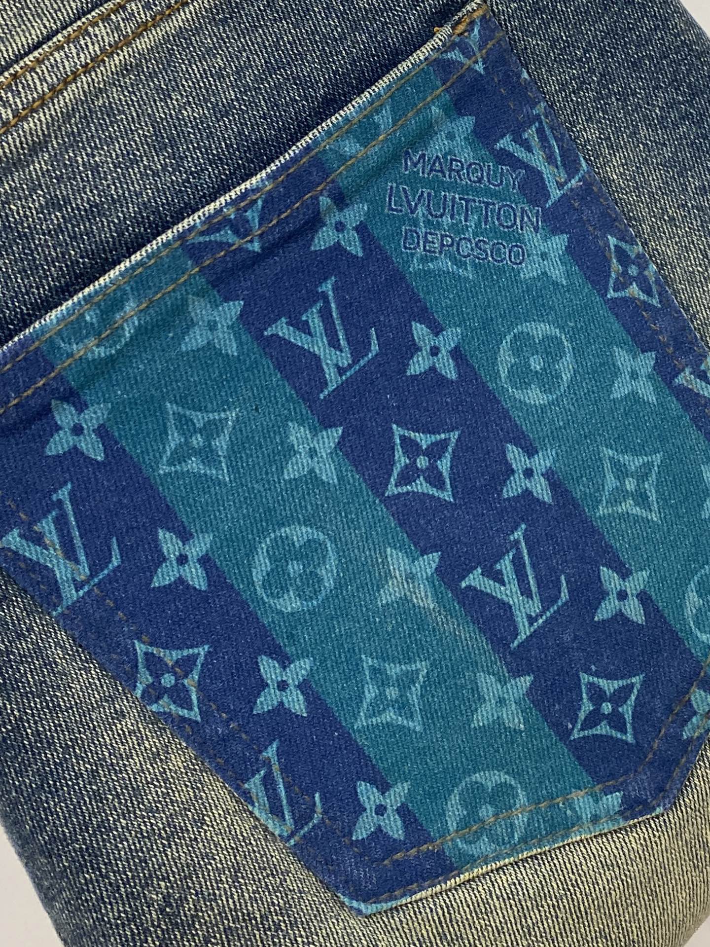 LV、2026最新品，专柜同步有售，原单狠货，水洗休闲牛仔裤，进口原版水洗弹力面料，舒适有弹性，原版五金辅料装饰logo