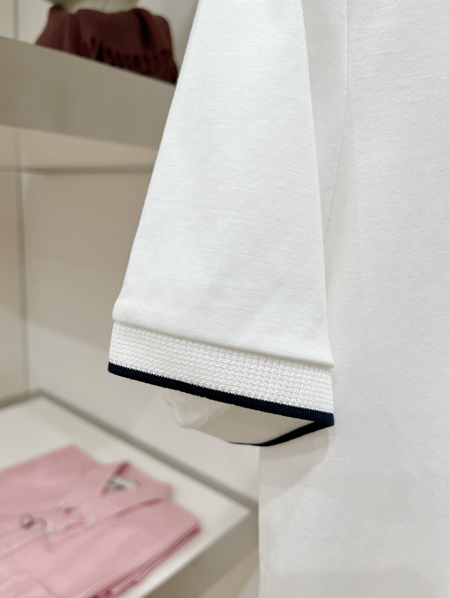 Loro piana、2026新品短袖T恤，帅气时尚，胸前顶级印胶字母logo，简约百搭款。面料棉 不仅挺括，保持潮流的