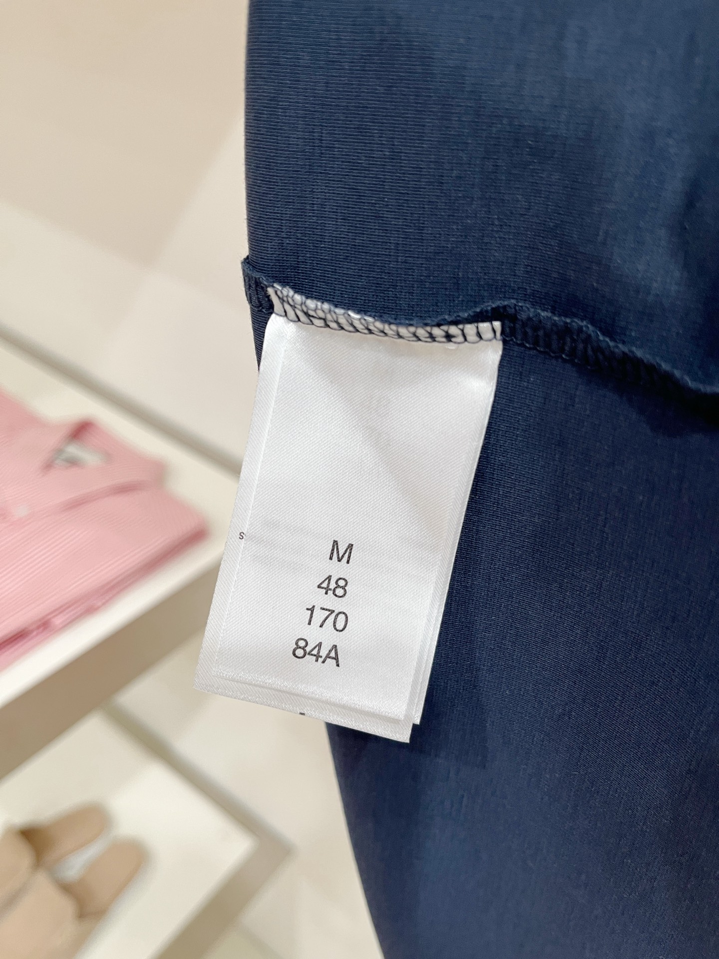 Loro piana、2026新品短袖T恤，帅气时尚，胸前顶级印胶字母logo，简约百搭款。面料棉 不仅挺括，保持潮流的