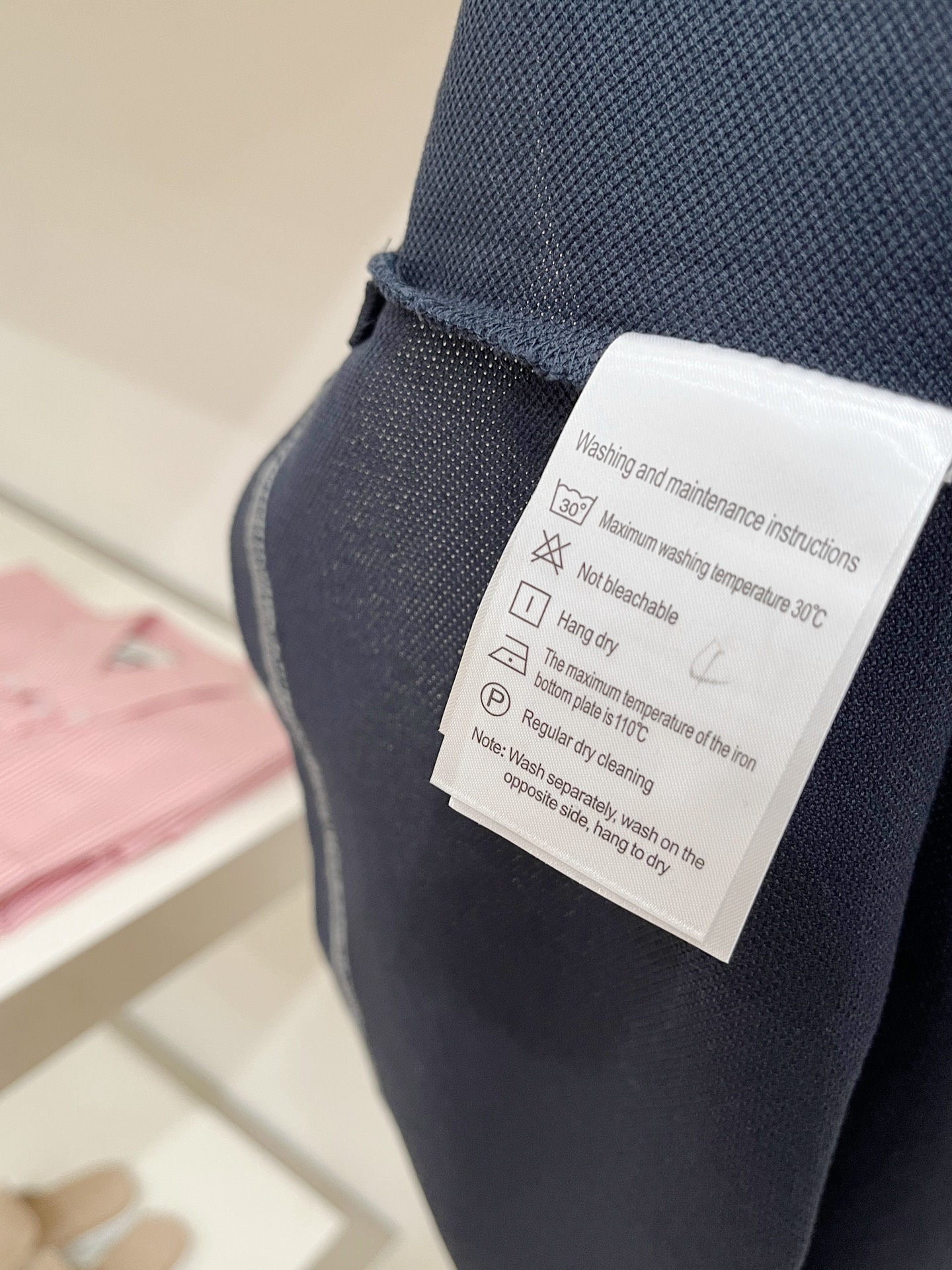Brunello Cucinelli、2026新品短袖T恤，帅气时尚，胸前精致刺绣图案logo，简约百搭款。面料棉 不仅