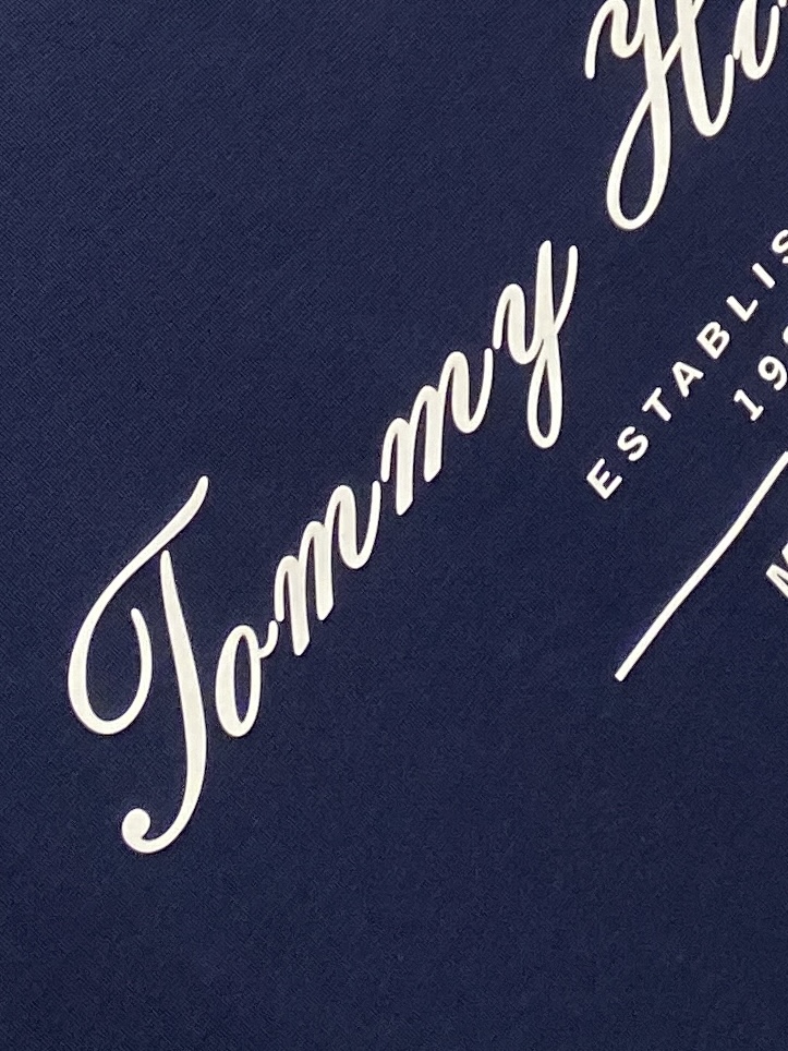TOMMY、2026新品短袖T恤，帅气时尚，胸前顶级印胶字母logo，简约百搭款。面料棉 不仅挺括，保持潮流的廓形，又穿