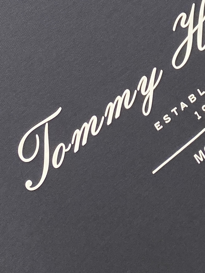 TOMMY、2026新品短袖T恤，帅气时尚，胸前顶级印胶字母logo，简约百搭款。面料棉 不仅挺括，保持潮流的廓形，又穿