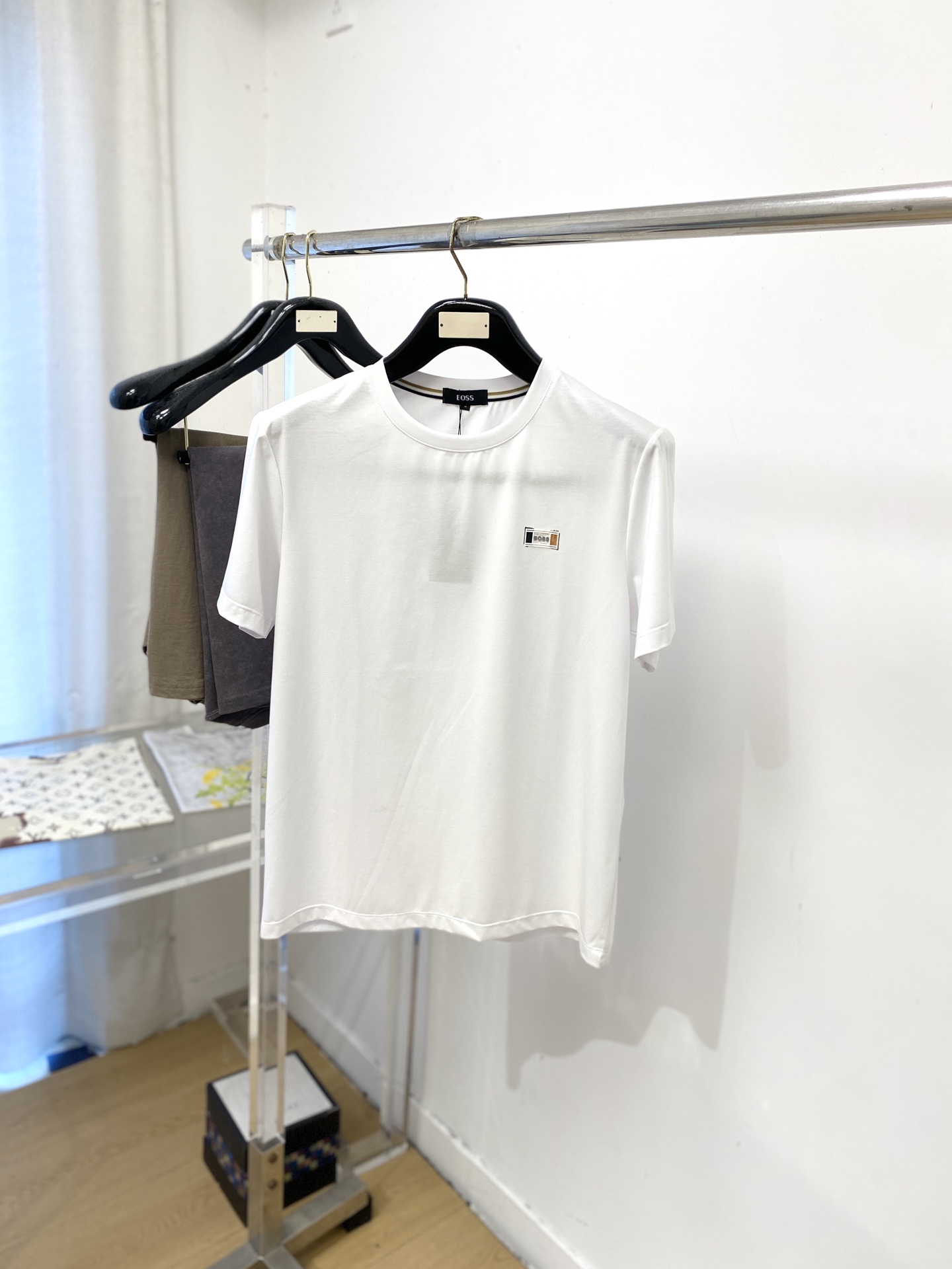 BOSS、2026新品长袖，帅气时尚，胸前顶级印胶字母logo，简约百搭款。面料棉 不仅挺括，保持潮流的廓形，又穿着舒适