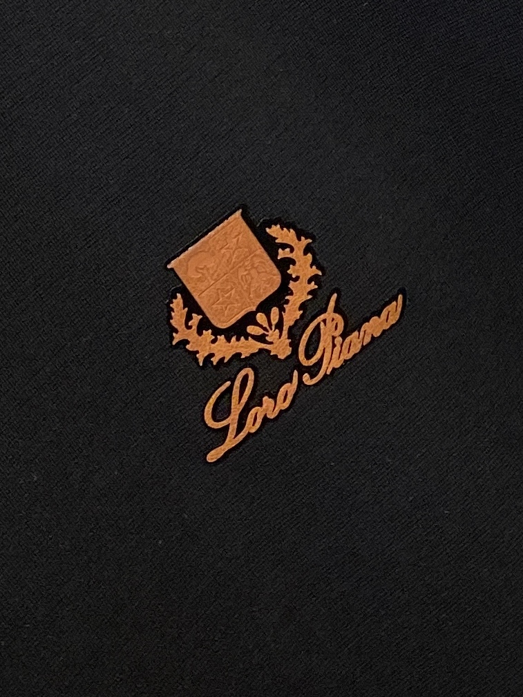 Loro piana、2026新品短袖T恤，帅气时尚，胸前顶级印胶图案字母logo，简约百搭款。面料棉 不仅挺括，保持潮