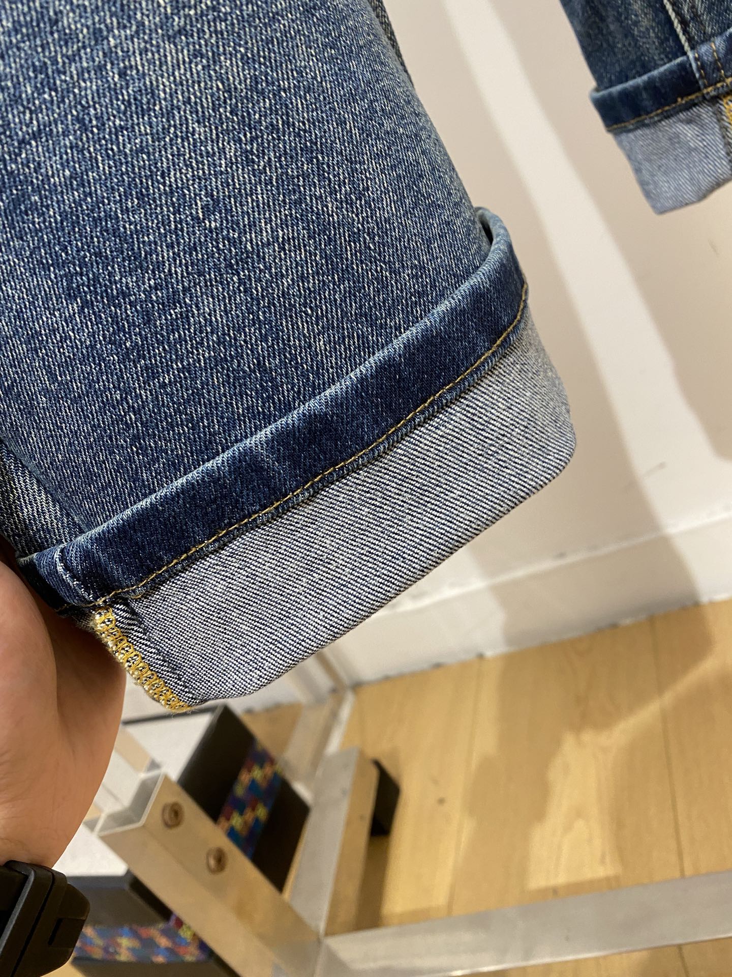 LV、2026最新品，专柜同步有售，原单狠货，水洗休闲牛仔裤，进口原版水洗弹力面料，舒适有弹性，原版五金辅料装饰logo