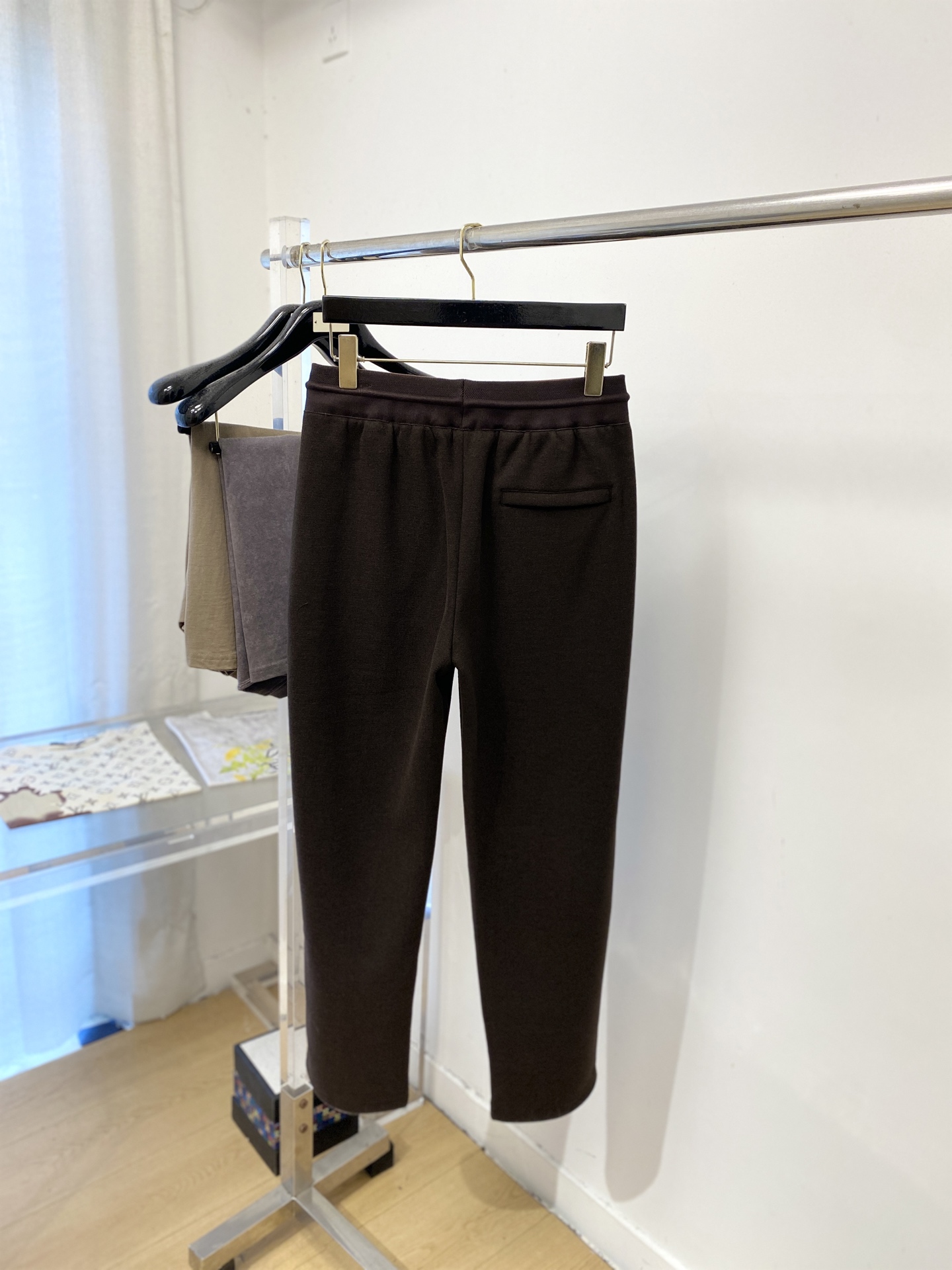 Loro Piana、2026爆款休闲裤 高弹显瘦必爆简约百搭爆款，做工精细，每一针都看得到用心，超多明星网红最爱 拉长