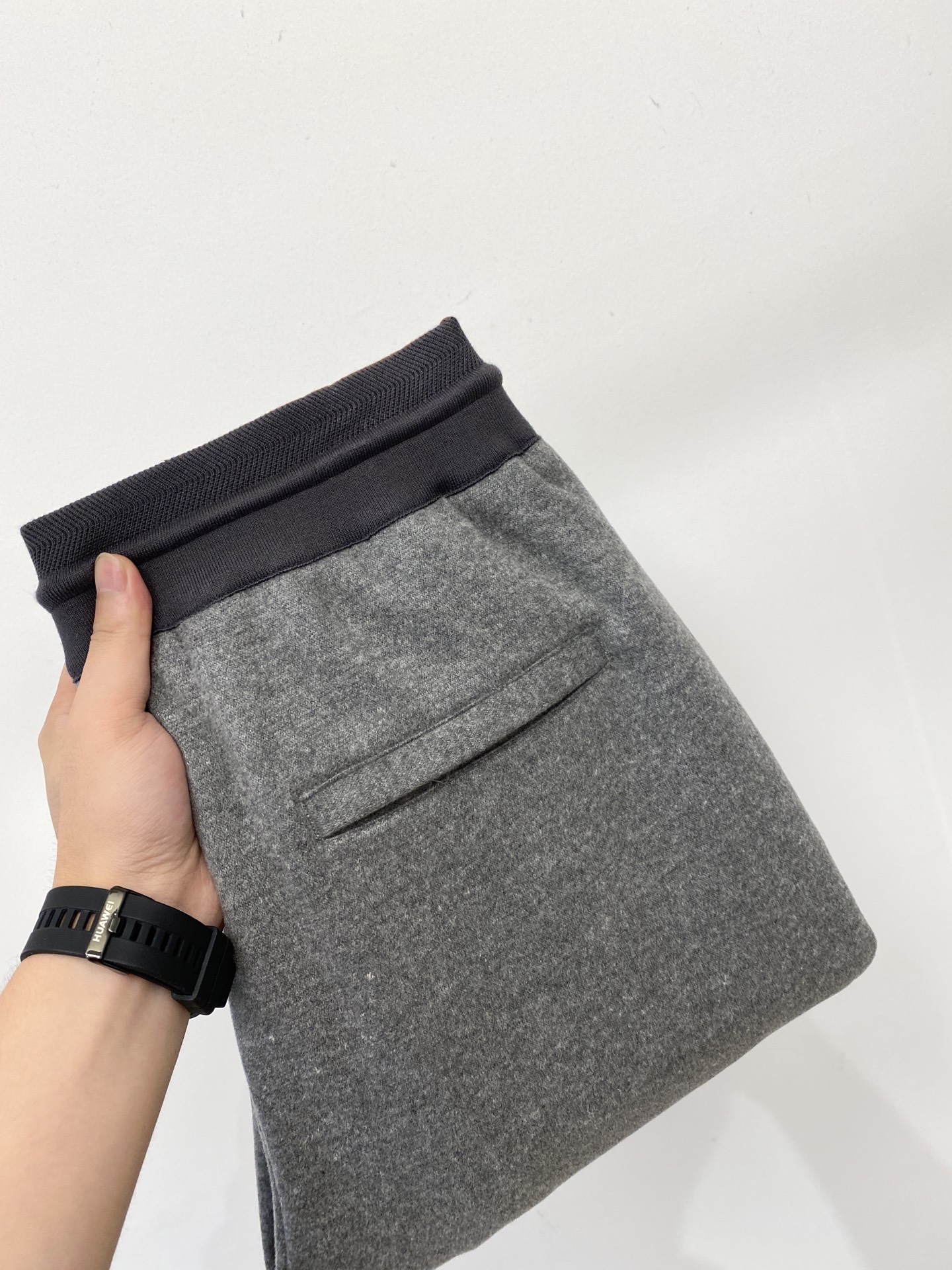 Loro Piana、2026爆款休闲裤 高弹显瘦必爆简约百搭爆款，做工精细，每一针都看得到用心，超多明星网红最爱 拉长