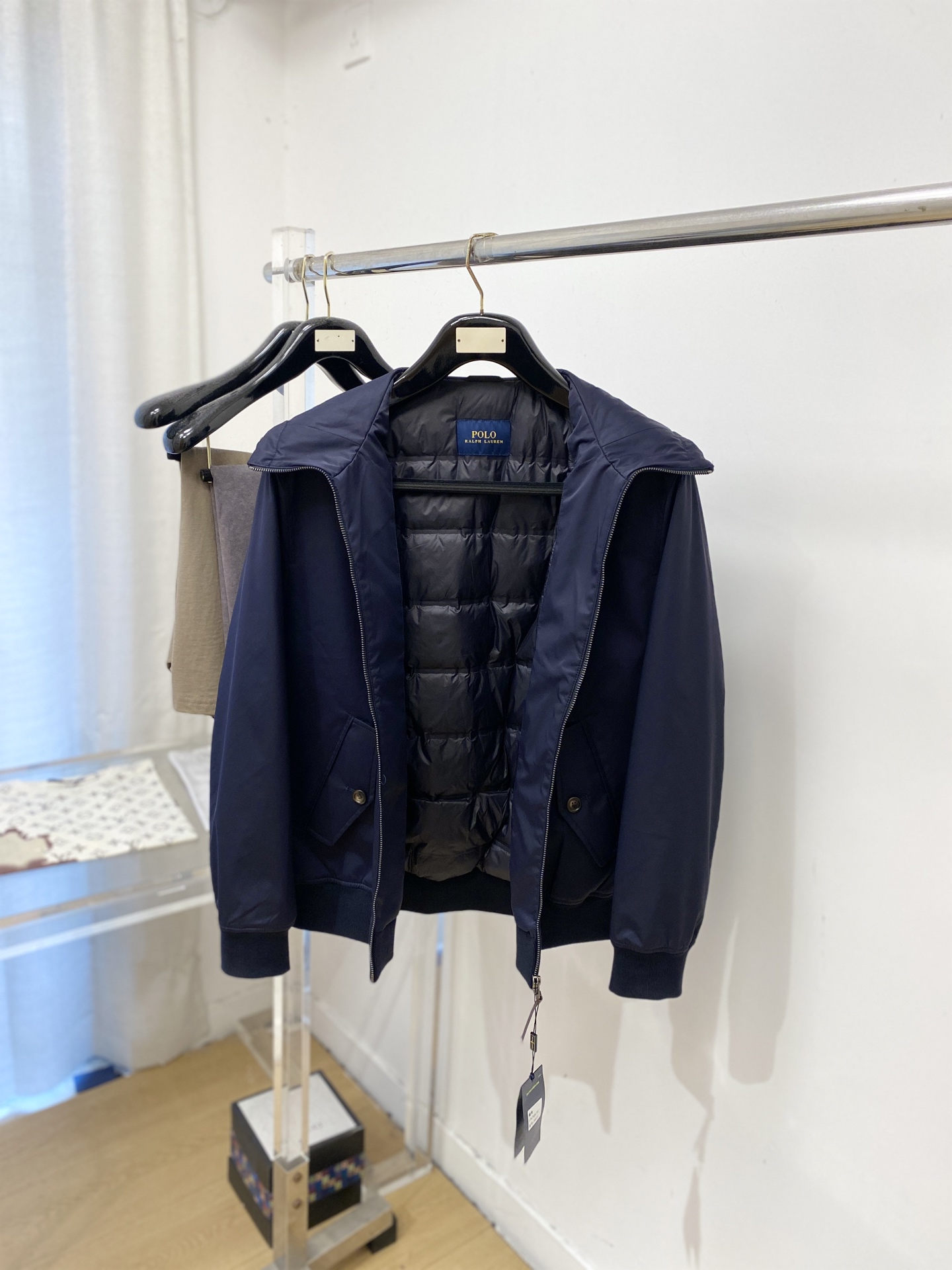 POLO、2026最新款男士轻薄羽绒夹克、面料柔软舒适 ．上身版型超赞 ．拉链．辅料都是客供 、进口面料，轻便舒适，保暖