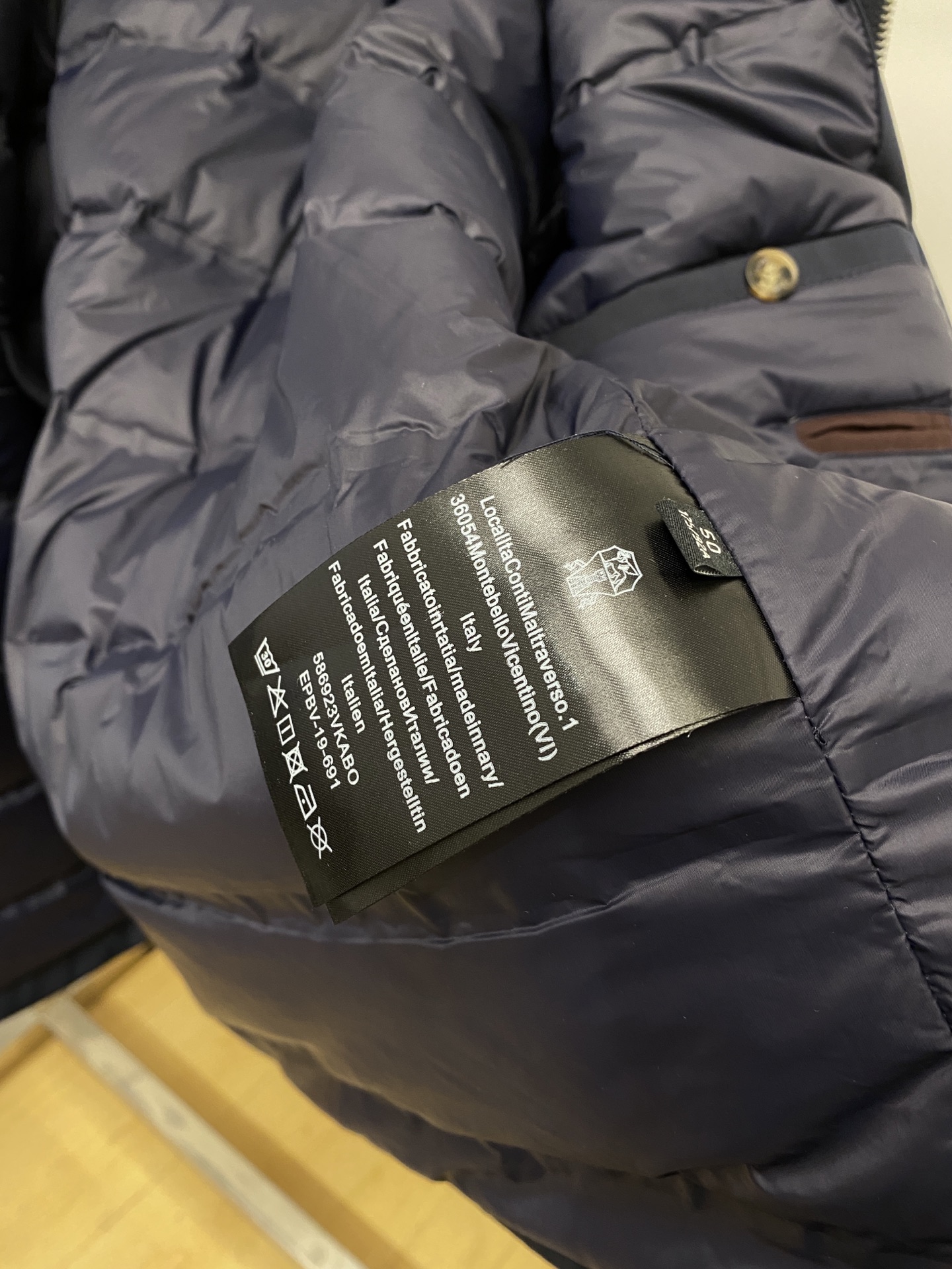 Brunello Cucinelli、2026最新款男士轻薄羽绒夹克、面料柔软舒适 ．上身版型超赞 ．拉链．辅料都是客供
