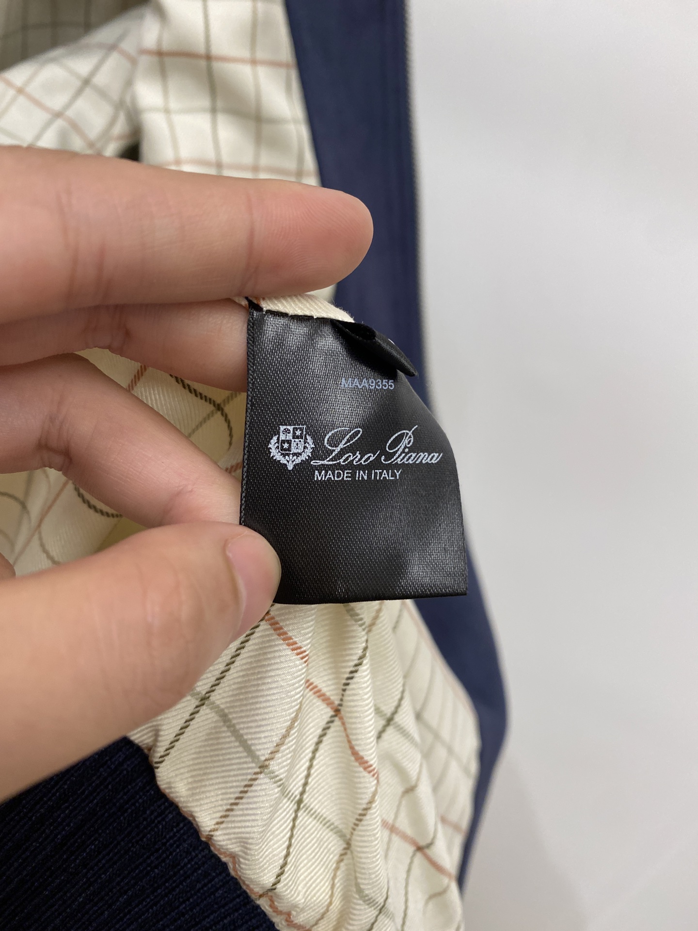 Loro Piana、2026新品夹克外套，时尚帅气，简约百搭款，胸前精致刺绣字母图案logo，定制原版面料，不仅挺括，