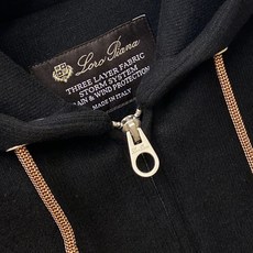 Loro Piana、2026最新品,时尚休闲套装,顶级原版面料打造,穿着舒适,吸湿性透气性都非常良好,色牢度超高!无论 Loro Piana、2026最新品,时尚休闲套装,顶级原版面料打造,穿着舒适,吸湿性透气性都非常良好,色牢度超高!无论