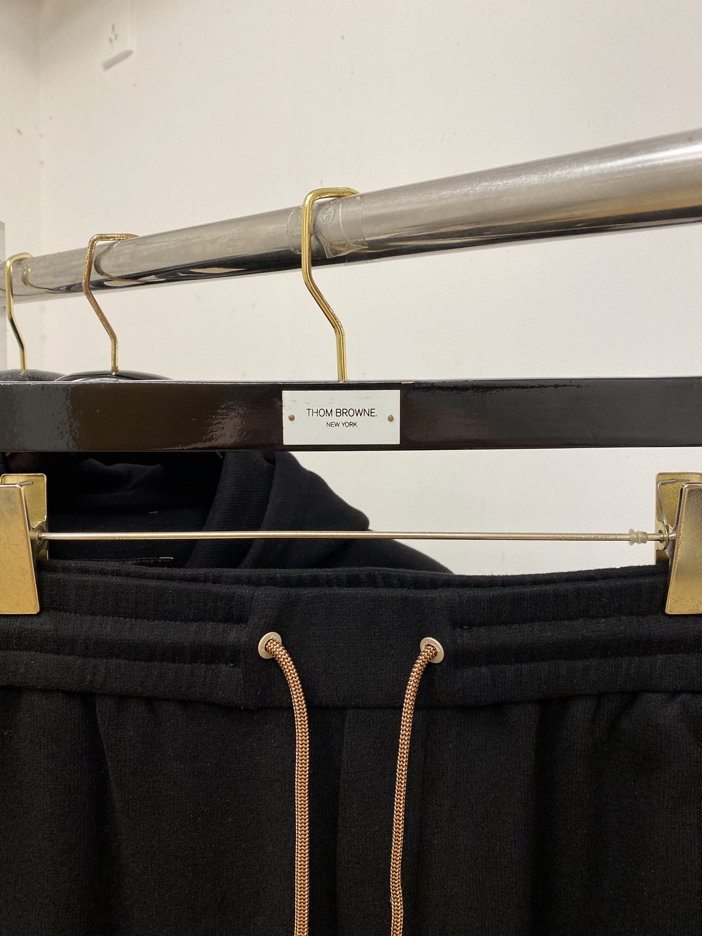 Loro Piana、2026最新品,时尚休闲套装,顶级原版面料打造,穿着舒适,吸湿性透气性都非常良好,色牢度超高!无论 Loro Piana、2026最新品,时尚休闲套装,顶级原版面料打造,穿着舒适,吸湿性透气性都非常良好,色牢度超高!无论