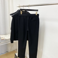 Loro Piana、2026最新品,时尚休闲套装,顶级原版面料打造,穿着舒适,吸湿性透气性都非常良好,色牢度超高!无论 Loro Piana、2026最新品,时尚休闲套装,顶级原版面料打造,穿着舒适,吸湿性透气性都非常良好,色牢度超高!无论