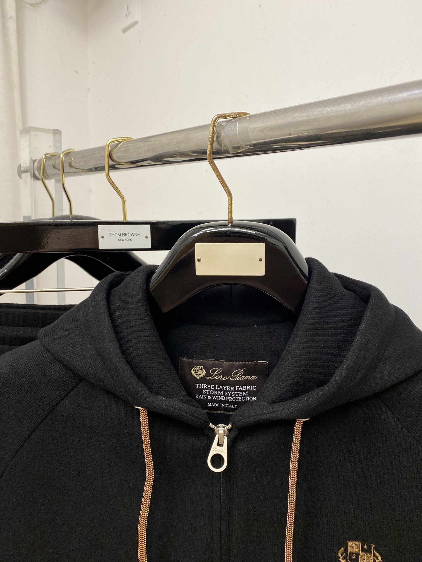 Loro Piana、2026最新品,时尚休闲套装,顶级原版面料打造,穿着舒适,吸湿性透气性都非常良好,色牢度超高!无论 Loro Piana、2026最新品,时尚休闲套装,顶级原版面料打造,穿着舒适,吸湿性透气性都非常良好,色牢度超高!无论