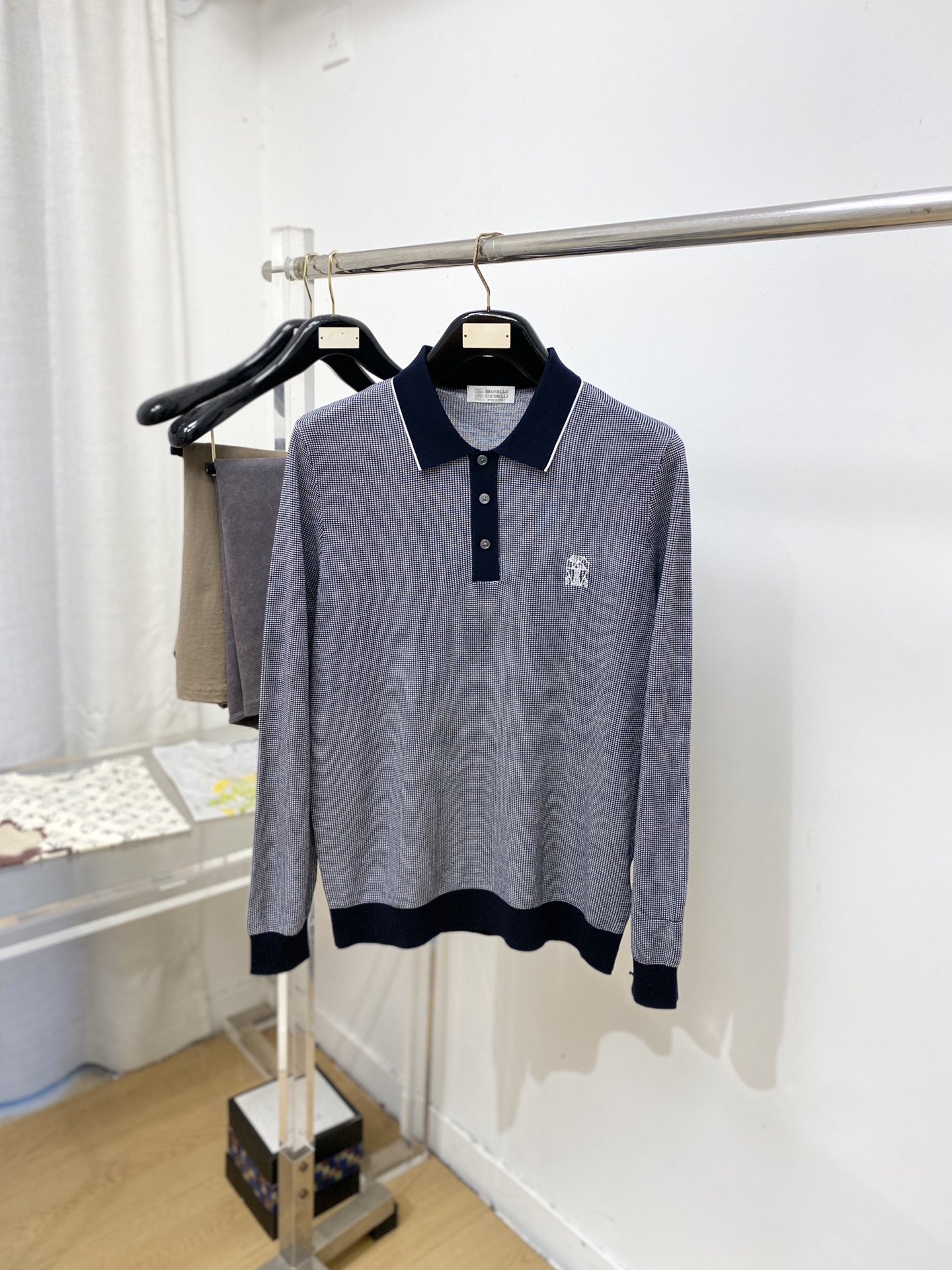 Brunello Cucinelli、2026新品针织长袖，时尚帅气，简约百搭款，胸前精致刺绣图案logo，定制原版面料