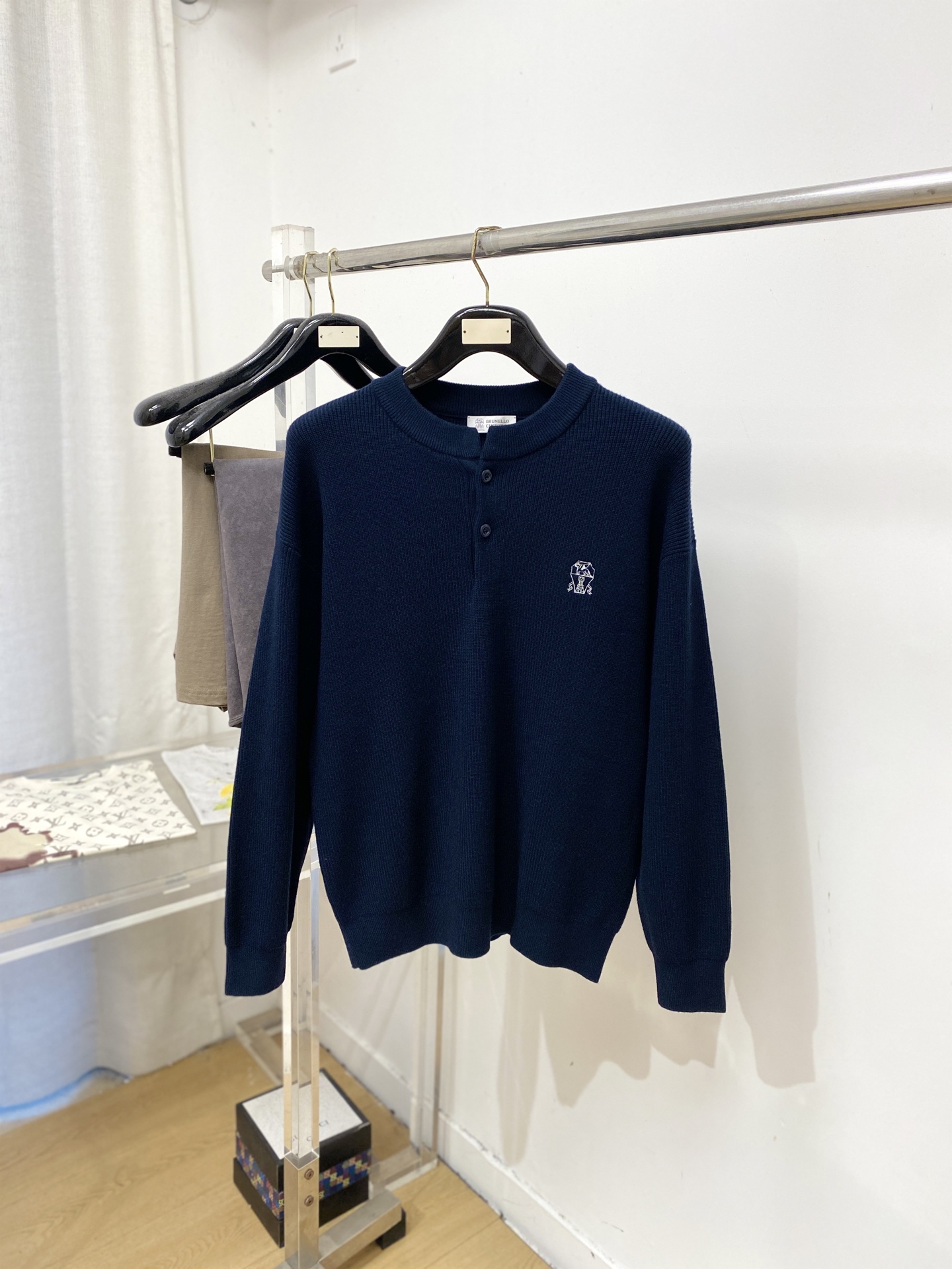 Brunello Cucinelli、2026新品羊毛衣 具有手感细腻柔软，可直接与肌肤接触，让暖心的纱线变化出细腻的质