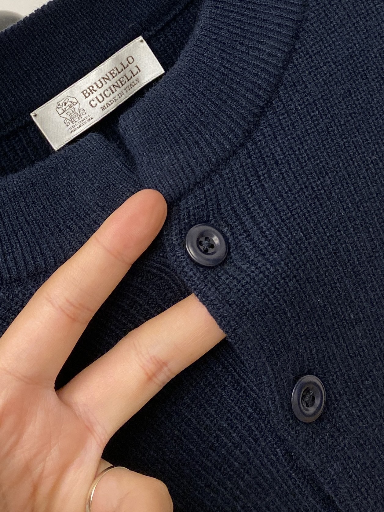 Brunello Cucinelli、2026新品羊毛衣 具有手感细腻柔软，可直接与肌肤接触，让暖心的纱线变化出细腻的质