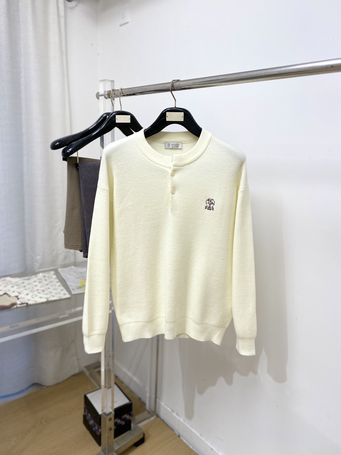 Brunello Cucinelli、2026新品羊毛衣 具有手感细腻柔软，可直接与肌肤接触，让暖心的纱线变化出细腻的质