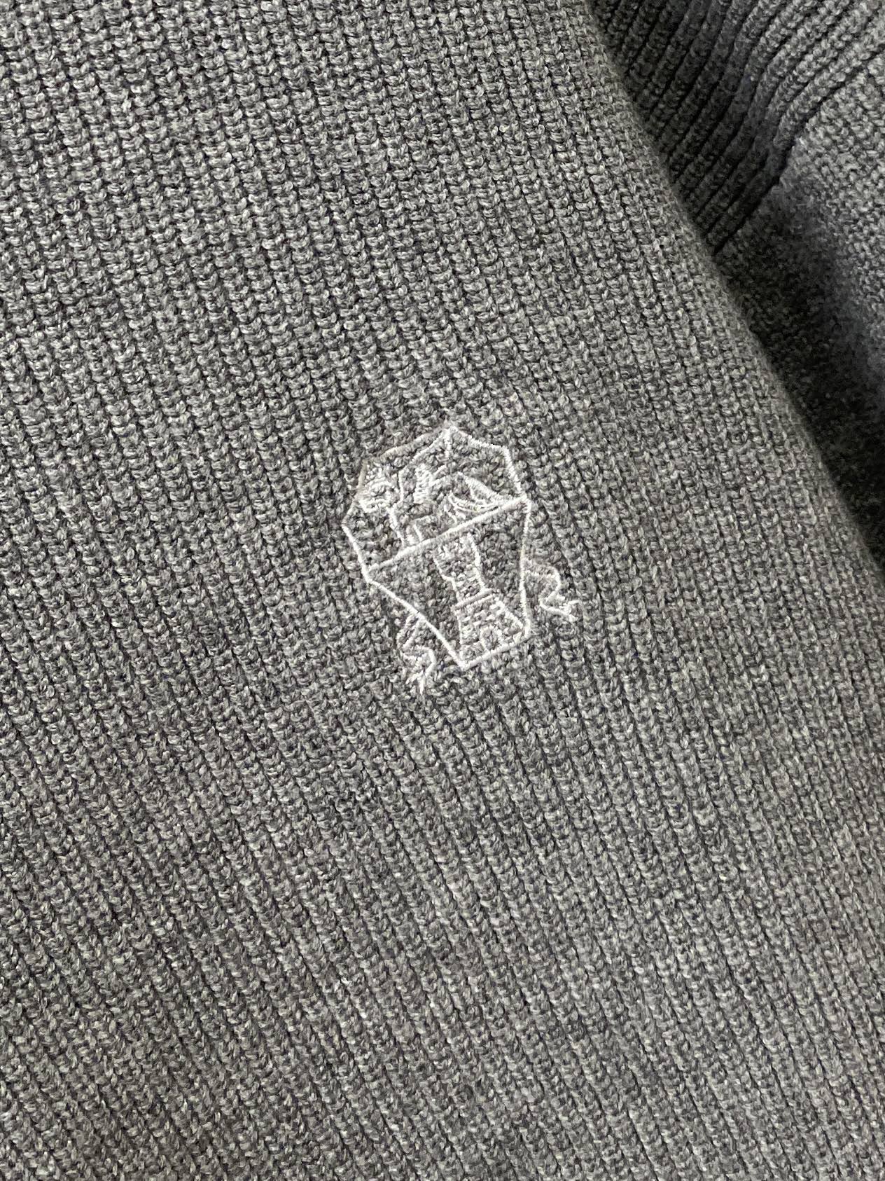Brunello Cucinelli、2026新品羊毛衣 具有手感细腻柔软，可直接与肌肤接触，让暖心的纱线变化出细腻的质