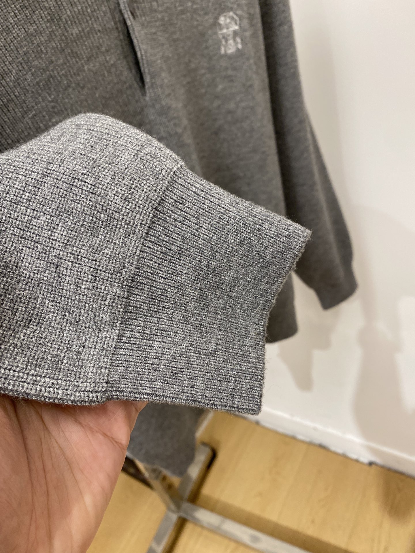 Brunello Cucinelli、2026新品羊毛衣 具有手感细腻柔软，可直接与肌肤接触，让暖心的纱线变化出细腻的质