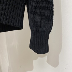Brunello Cucinelli、2026新品羊毛衣外套 具有手感细腻柔软,可直接与肌肤接触,让暖心的纱线变化出细腻 Brunello Cucinelli、2026新品羊毛衣外套 具有手感细腻柔软,可直接与肌肤接触,让暖心的纱线变化出细腻