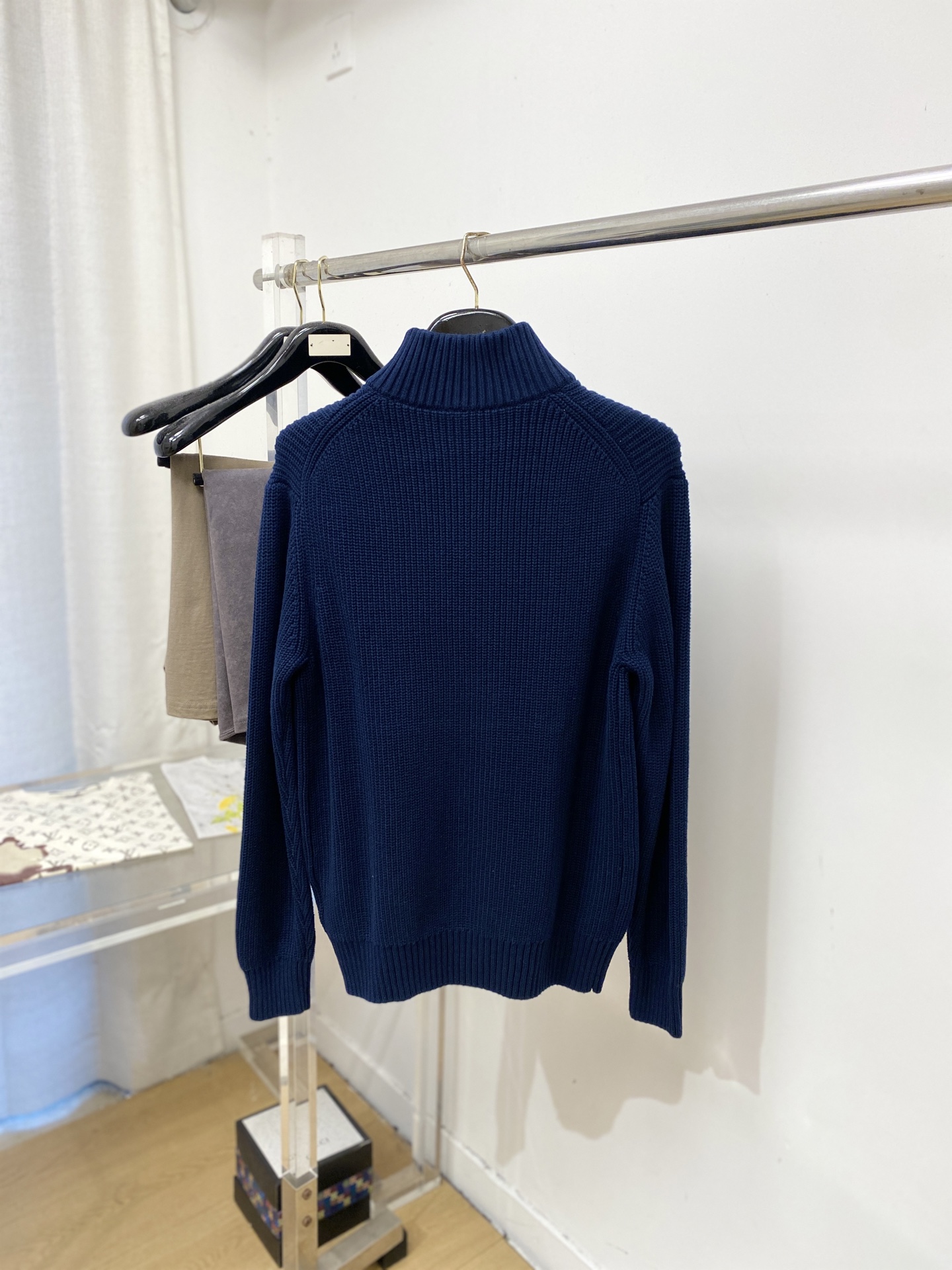 Brunello Cucinelli、2026新品羊毛衣外套 具有手感细腻柔软，可直接与肌肤接触，让暖心的纱线变化出细腻