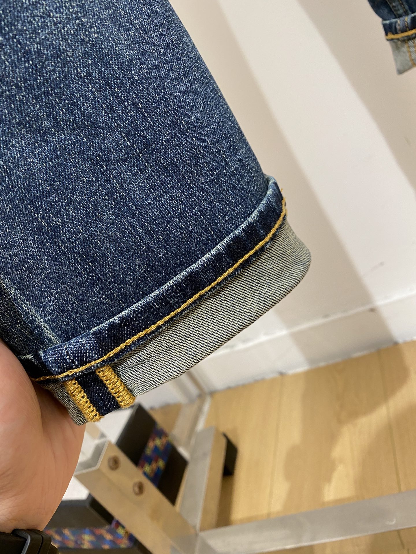 LV、2026最新品，专柜同步有售，原单狠货，水洗休闲牛仔裤，进口原版水洗弹力面料，舒适有弹性，原版五金辅料装饰logo