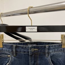 TF、2026最新品,专柜同步有售,原单狠货,水洗休闲牛仔裤,进口原版水洗弹力面料,舒适有弹性,原版五金辅料装饰logo TF、2026最新品,专柜同步有售,原单狠货,水洗休闲牛仔裤,进口原版水洗弹力面料,舒适有弹性,原版五金辅料装饰logo