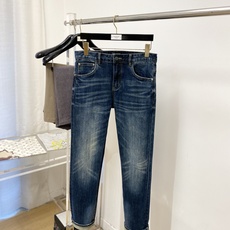 TF、2026最新品,专柜同步有售,原单狠货,水洗休闲牛仔裤,进口原版水洗弹力面料,舒适有弹性,原版五金辅料装饰logo TF、2026最新品,专柜同步有售,原单狠货,水洗休闲牛仔裤,进口原版水洗弹力面料,舒适有弹性,原版五金辅料装饰logo