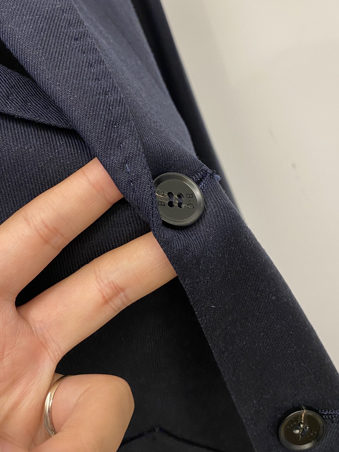 B*、2026新品西装外套，时尚帅气，简约百搭款，衣下精致刺绣图案logo，定制原版面料，不仅挺括，保持潮流的廓形，又穿