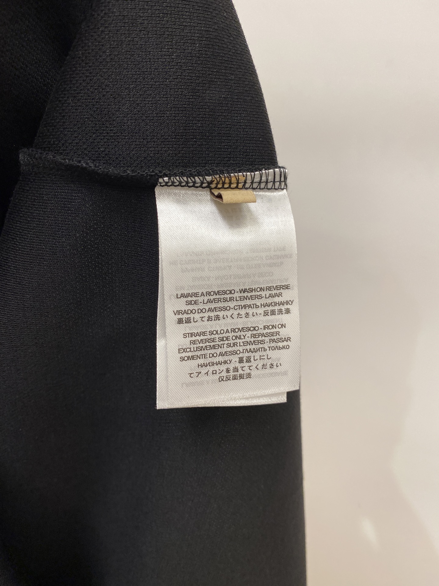 古*、2026新品长袖卫衣，时尚帅气，简约百搭款，胸前精致刺绣图案字母logo，定制原版面料，不仅挺括，保持潮流的廓形，