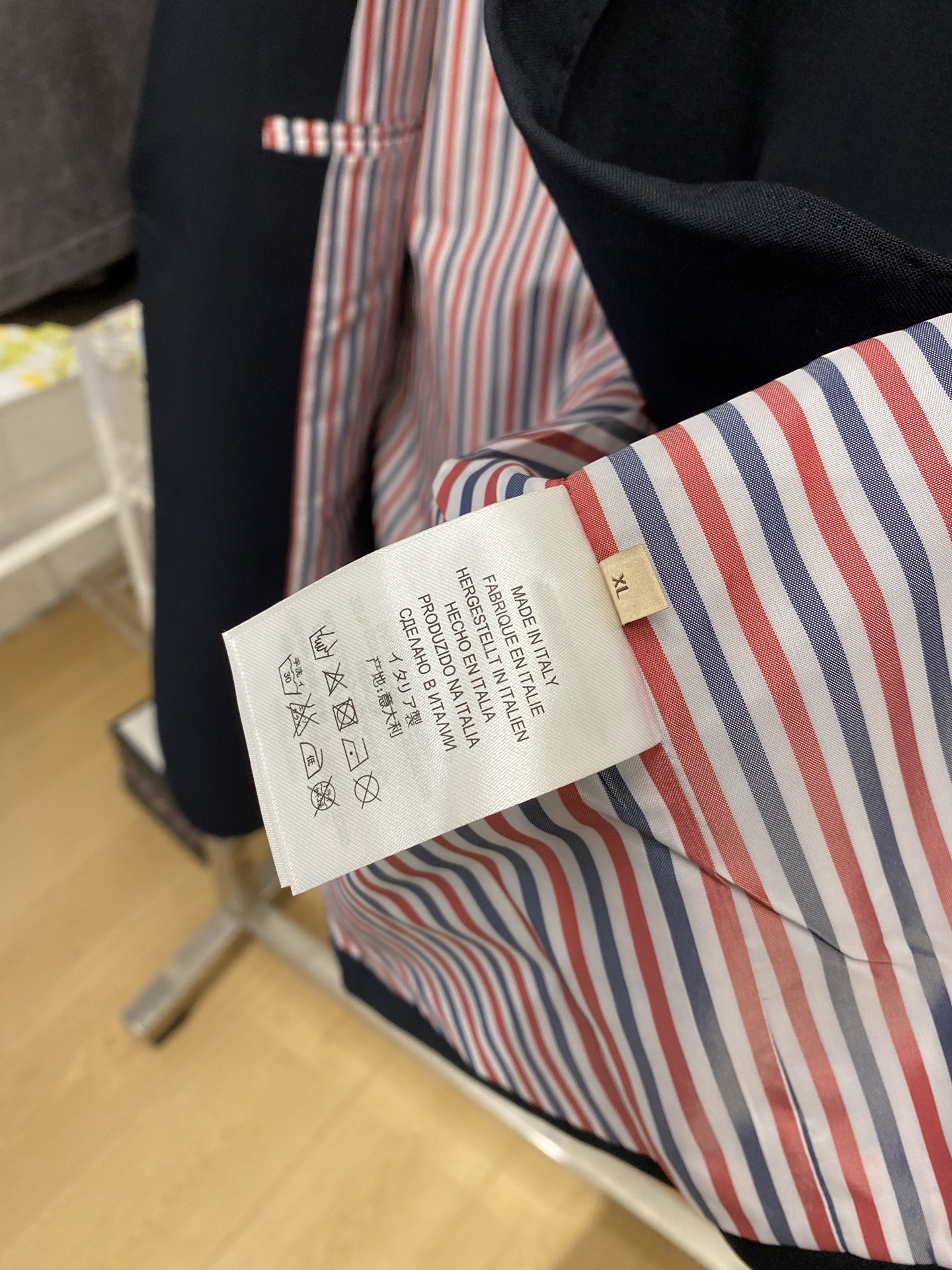 T*、2026新品西装外套，时尚帅气，简约百搭款，定制原版面料，不仅挺括，保持潮流的廓形，又穿着舒适，纱织更细腻，码数M