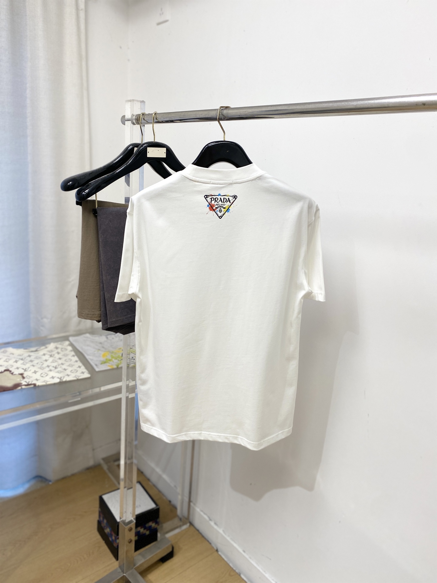 普*、2026新品短袖T恤，帅气时尚，胸前顶级印花字母logo，简约百搭款。面料棉 不仅挺括，保持潮流的廓形，又穿着舒适