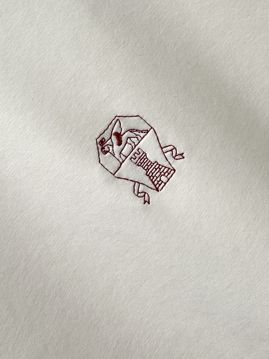 B*、2026新品卫衣，时尚帅气，简约百搭款，胸前精致刺绣图案logo，定制原版面料，不仅挺括，保持潮流的廓形，又穿着舒