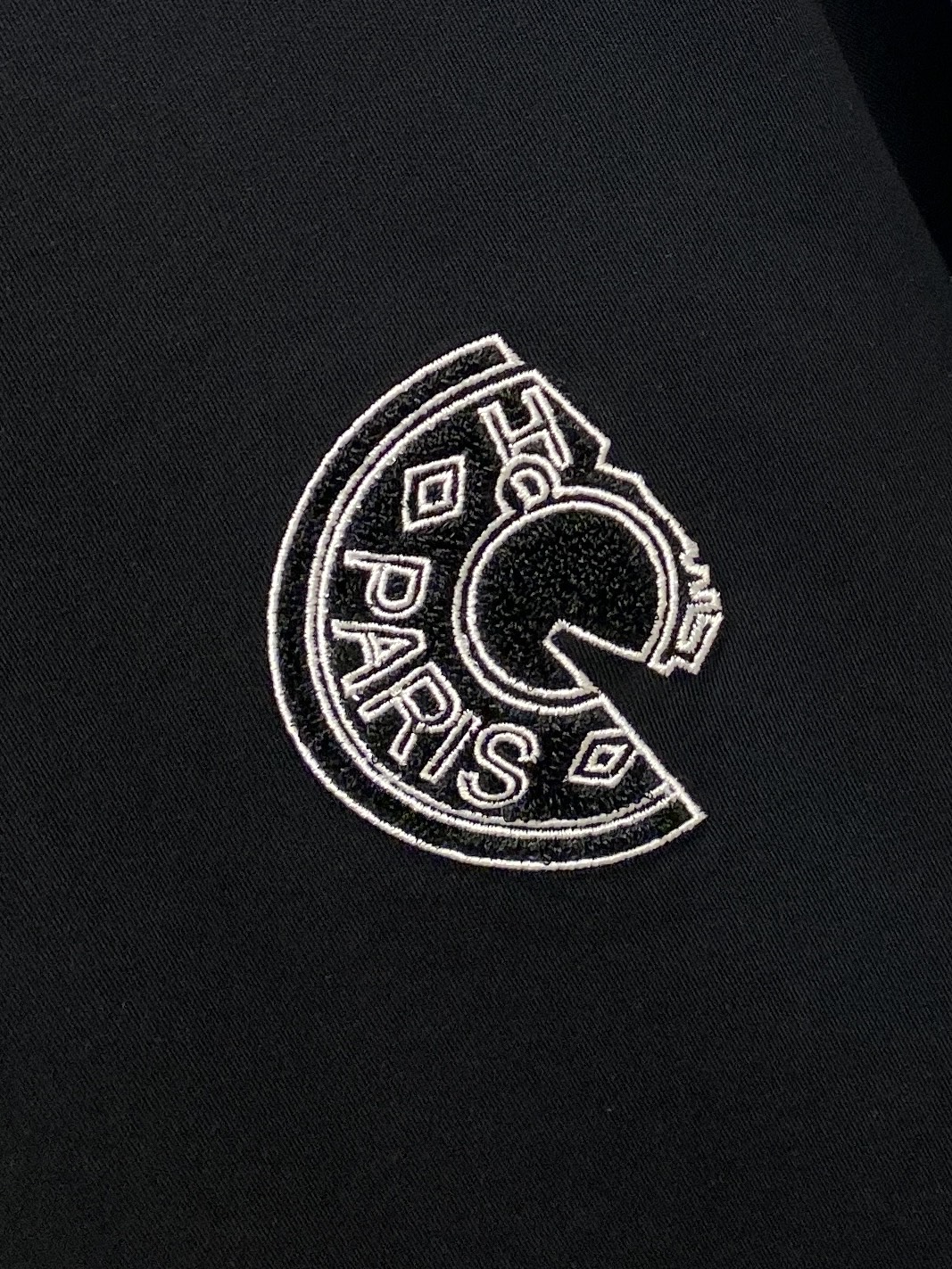 爱*、2026新品卫衣，时尚帅气，简约百搭款，胸前精致刺绣字母logo，定制原版面料，不仅挺括，保持潮流的廓形，又穿着舒